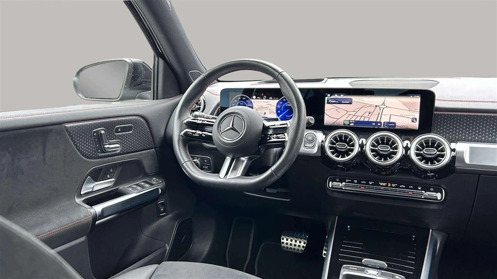 Mercedes-Benz-EQB-image-13