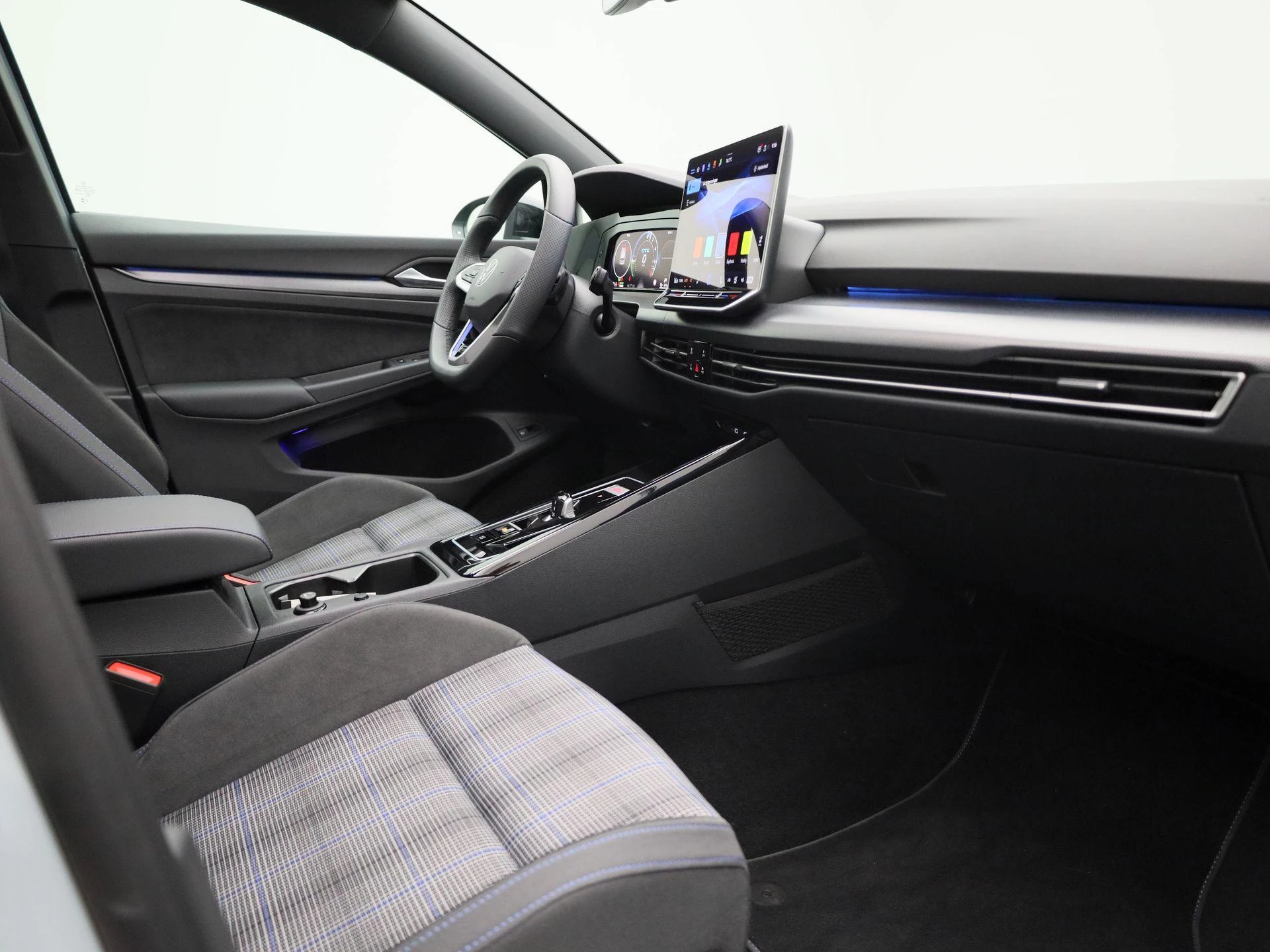 Volkswagen-Golf-image-36