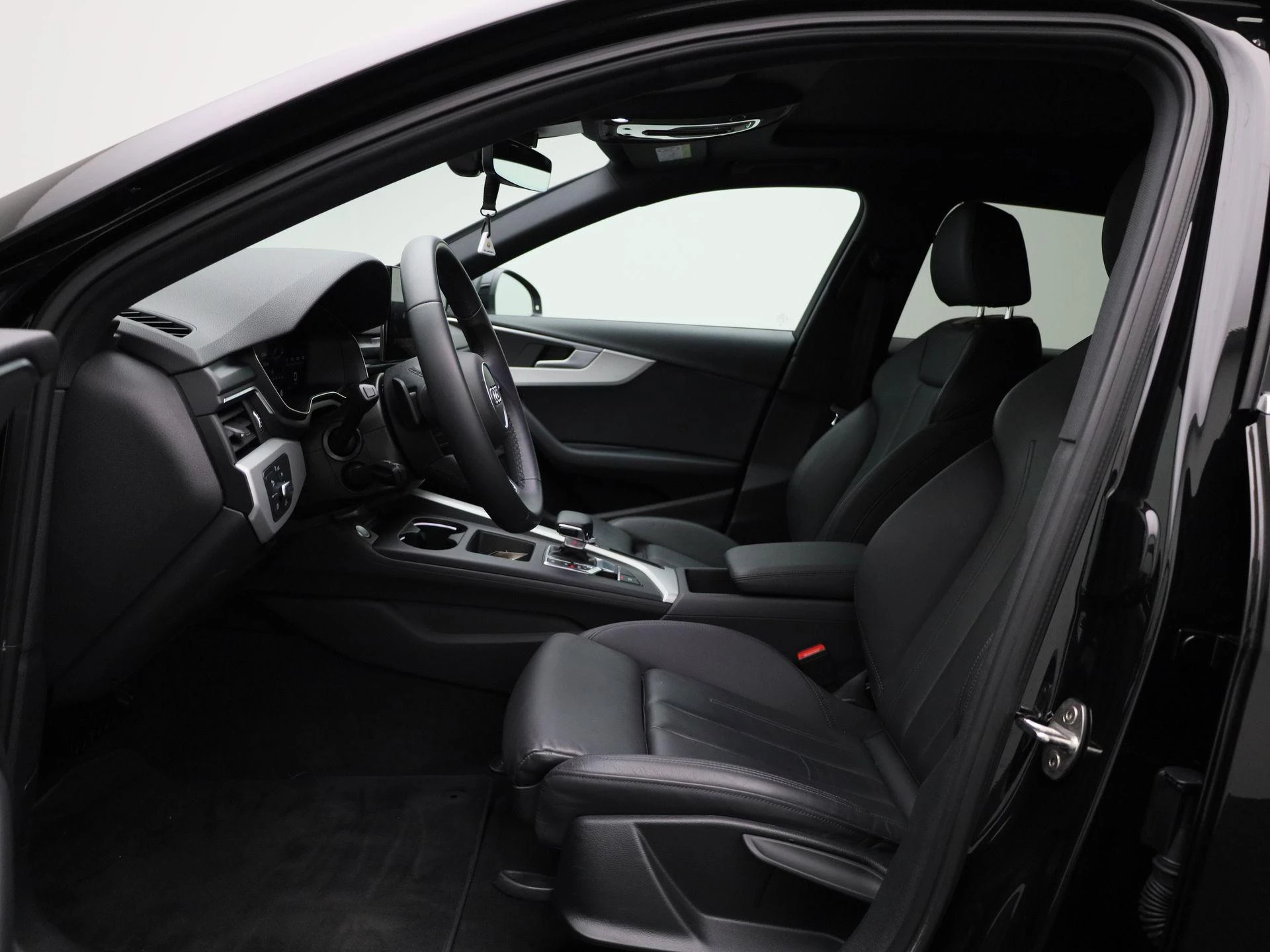 Audi A4 Avant 2.0 35 TFSi 110kW S tronic S line Busine