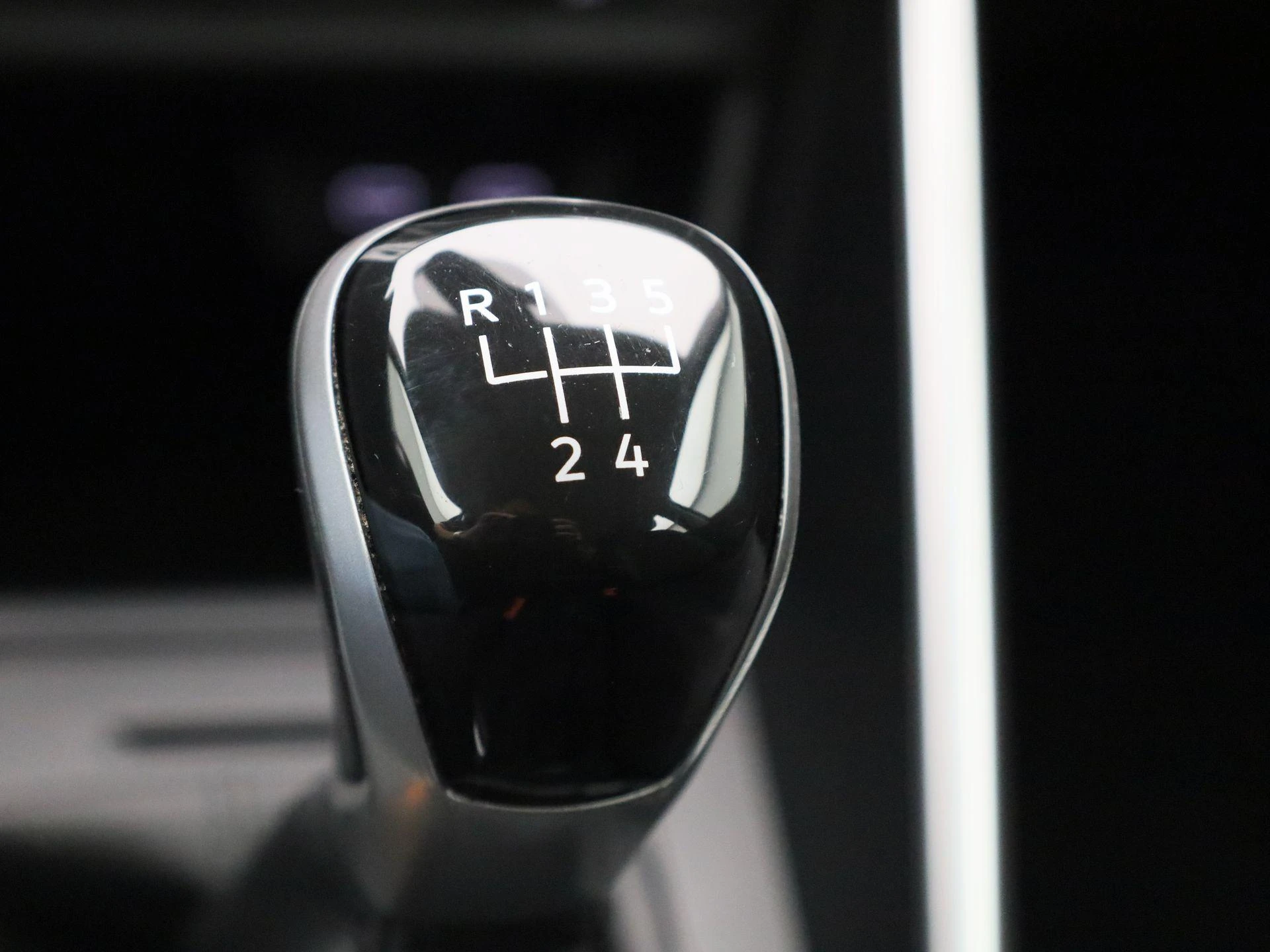 Volkswagen-Polo-image-22