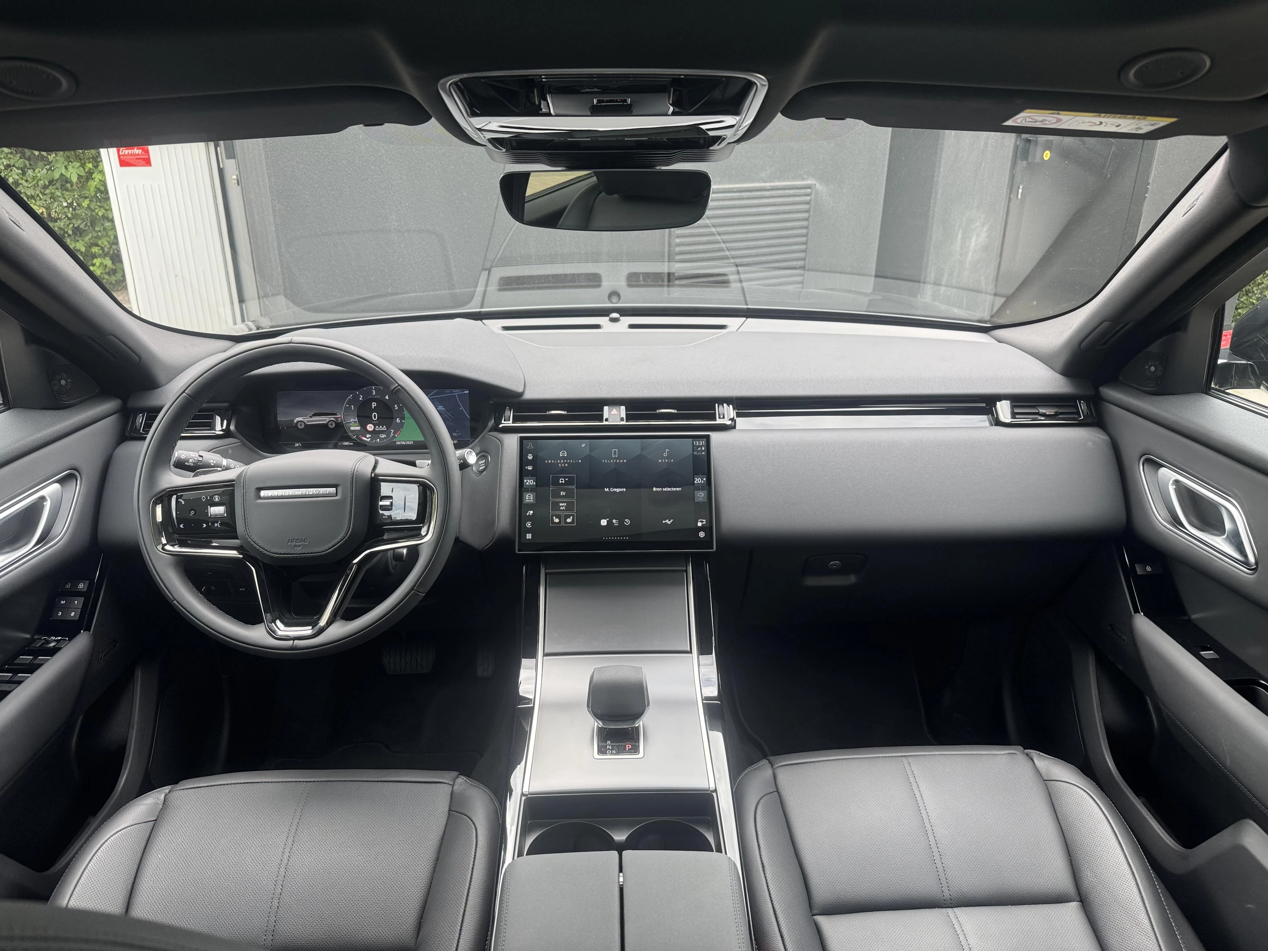 Land Rover Range Rover Velar P400e S AWD Auto. 26MY