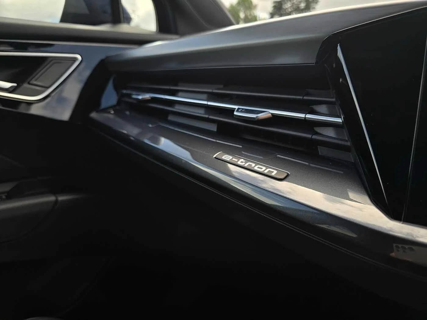 Audi-Q4 e-tron-image-23