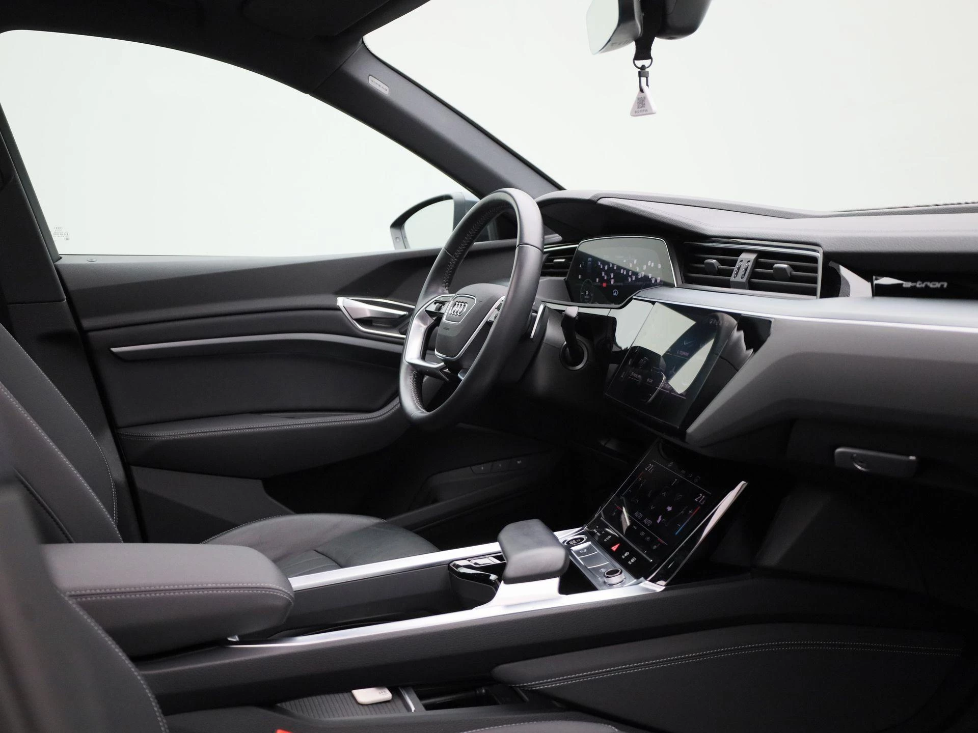 Audi-e-tron-image-36