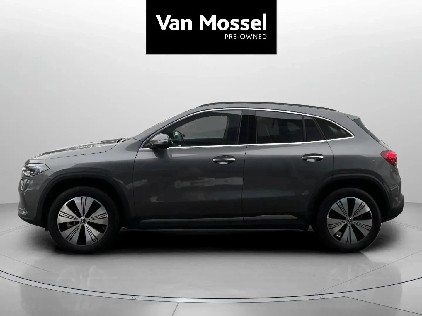 Mercedes-Benz-EQA-image-7