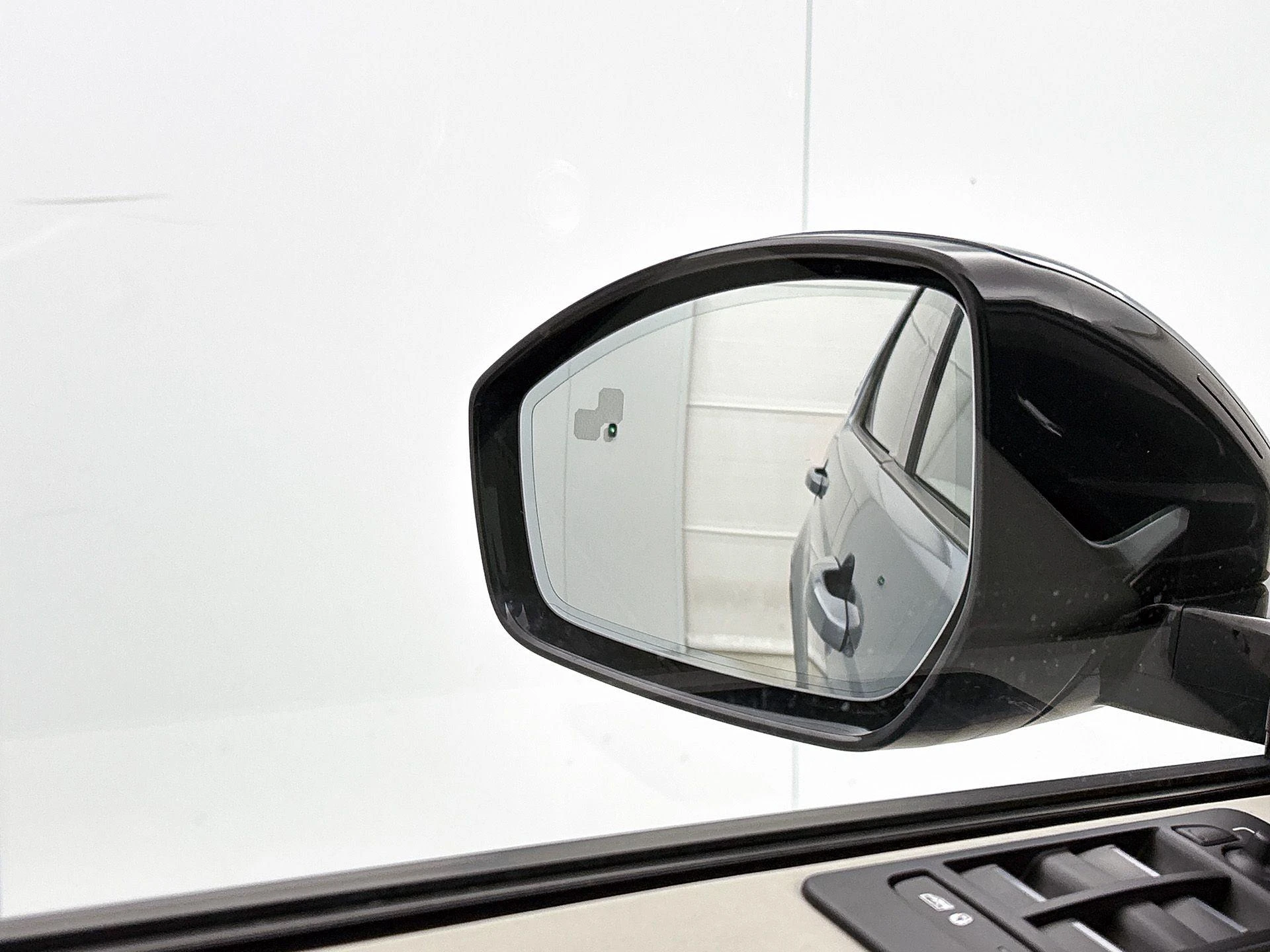 Land Rover-Discovery Sport-image-21