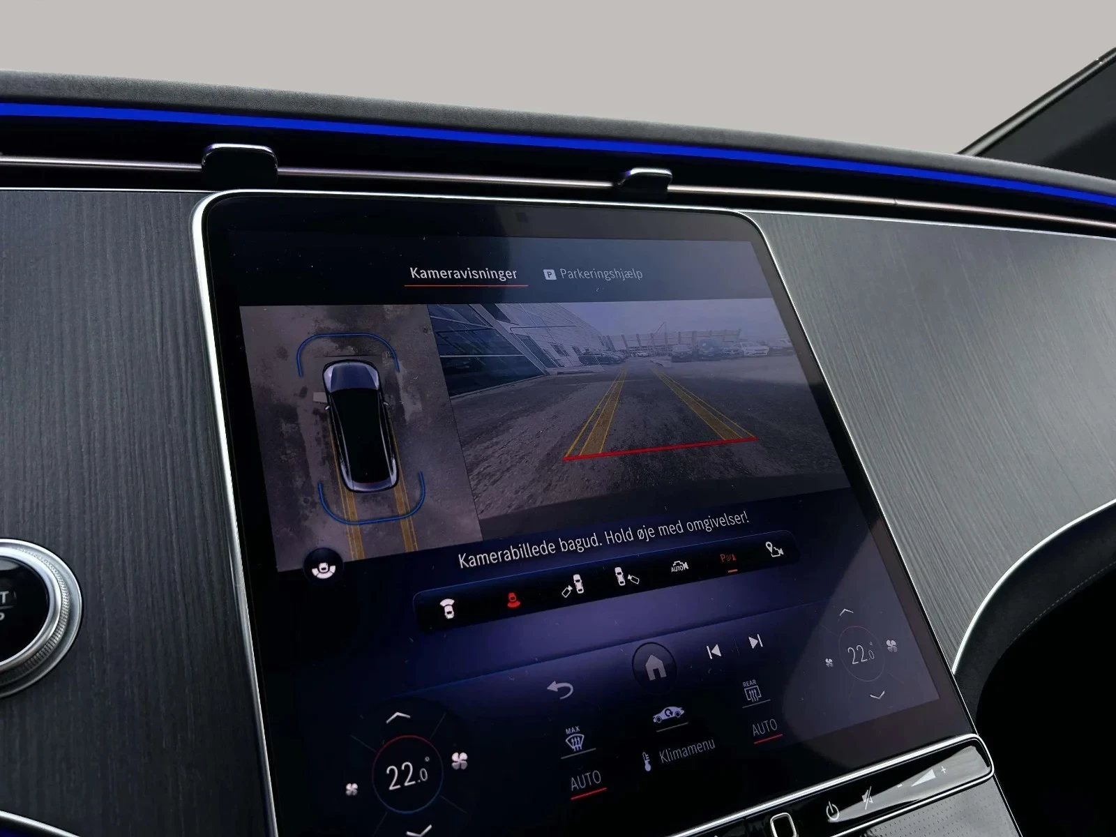 Mercedes-Benz-EQE-image-19