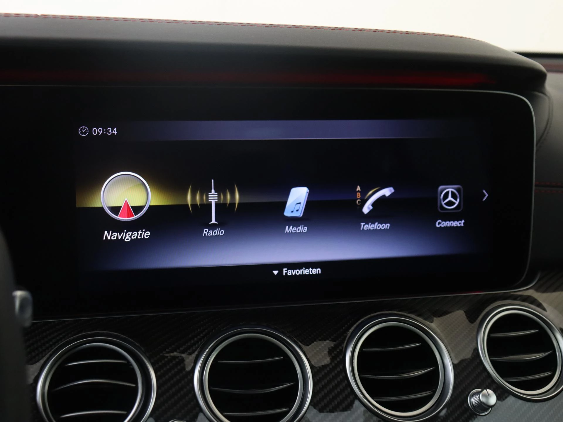 Mercedes-Benz-E-Klasse-image-23