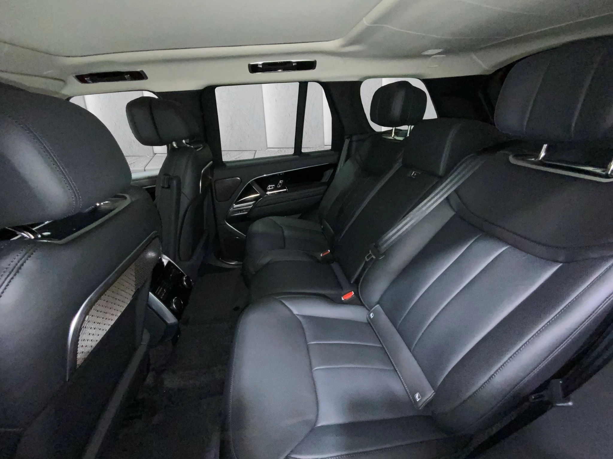 Land Rover-Range Rover-image-7