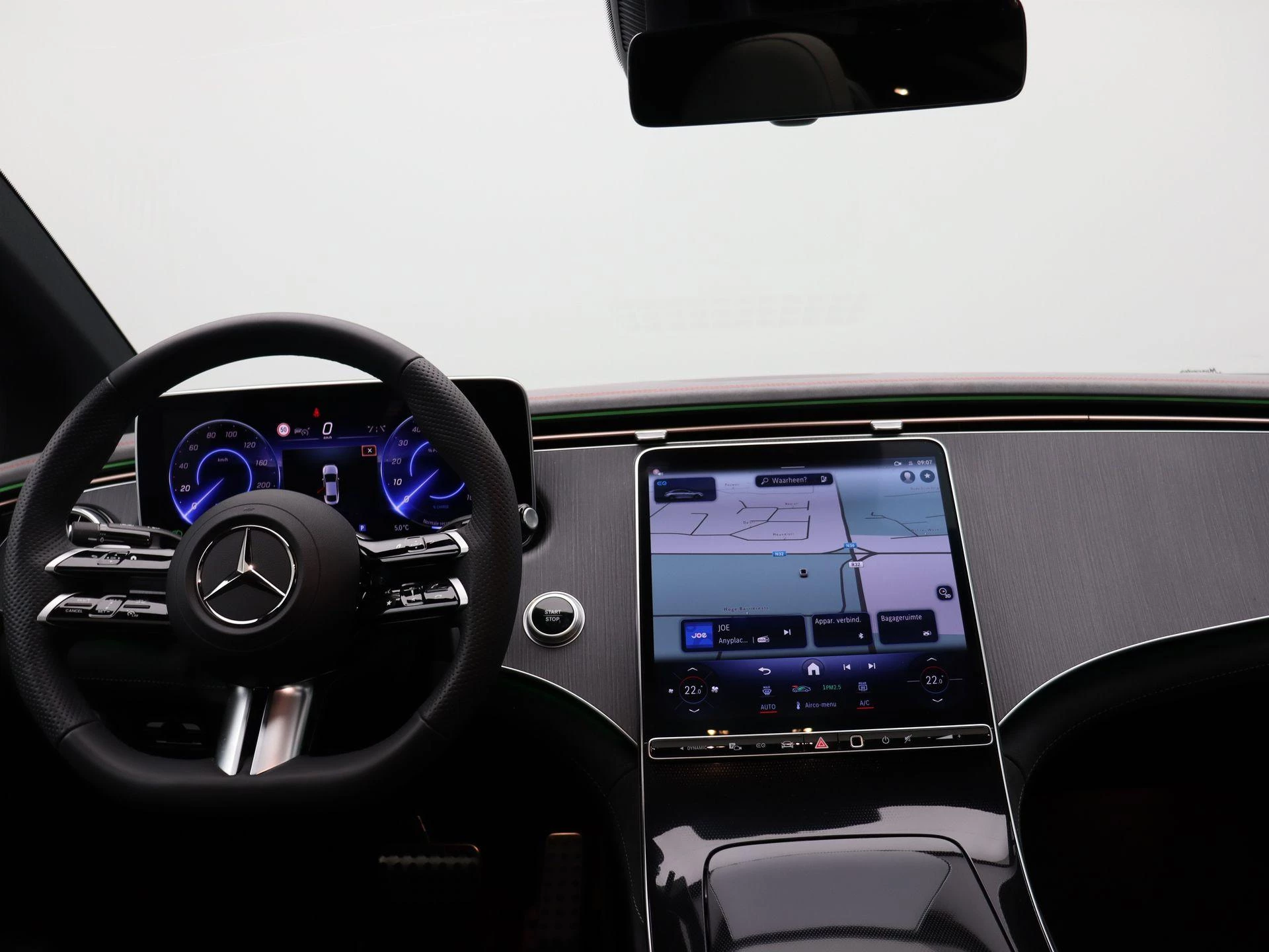 Mercedes-Benz EQE 300 AMG Line + PANORAMISCH DAK + CARPLAY + CAMERA +