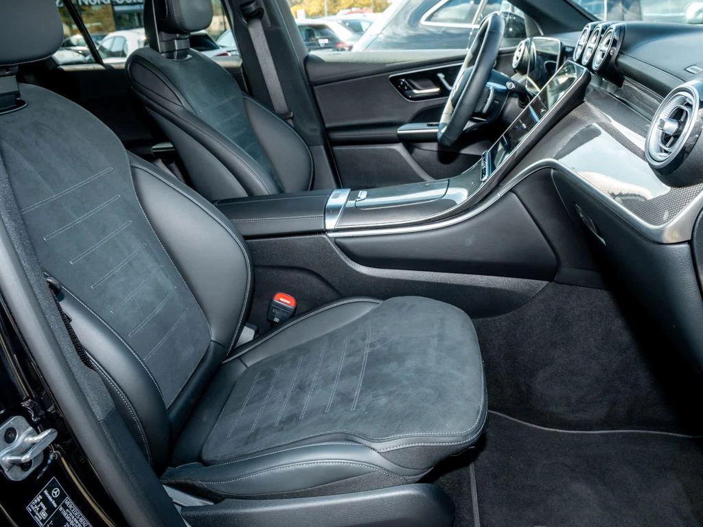 Mercedes-Benz-GLC 300 d-image-11