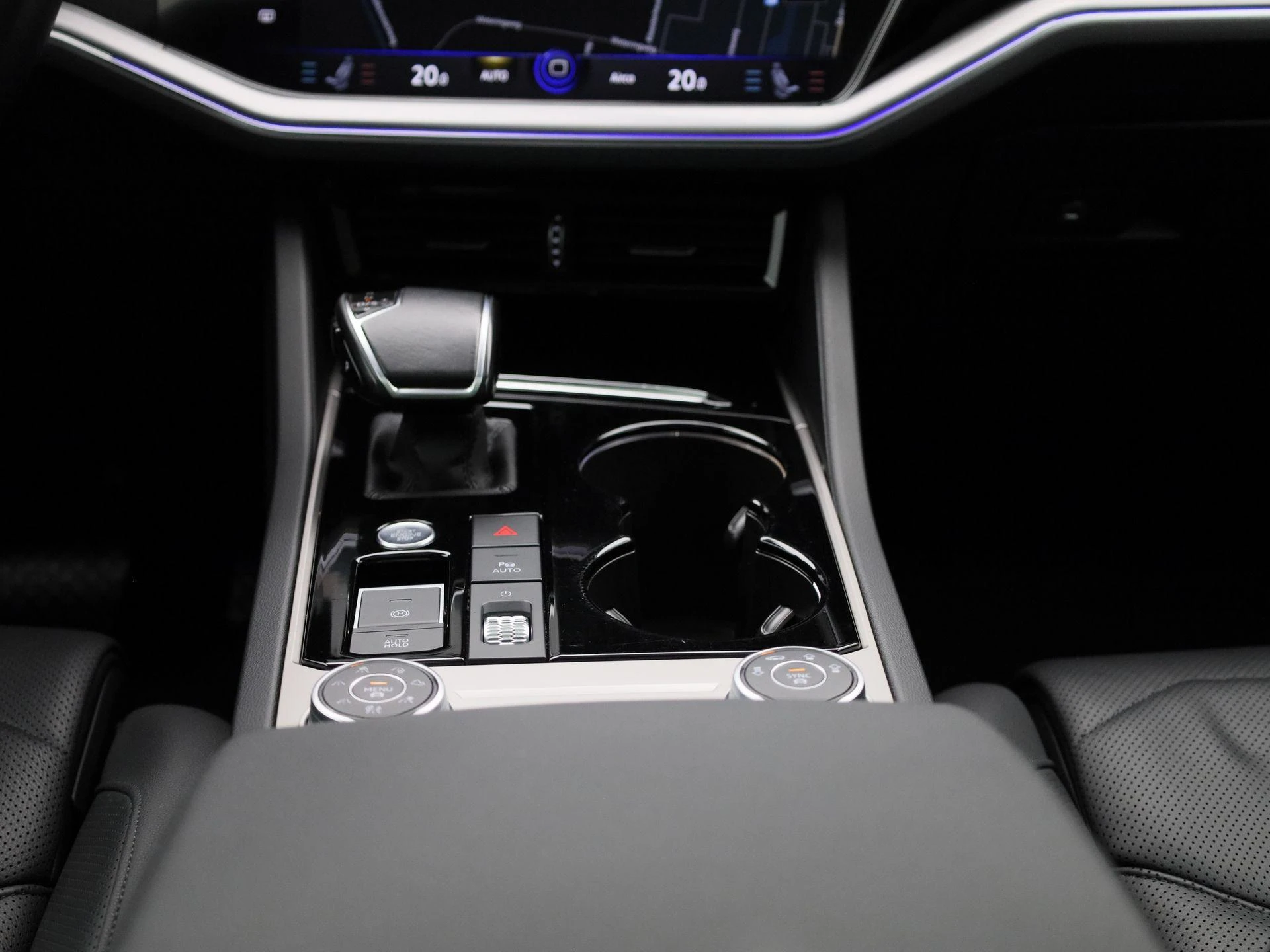Volkswagen-Touareg-image-9