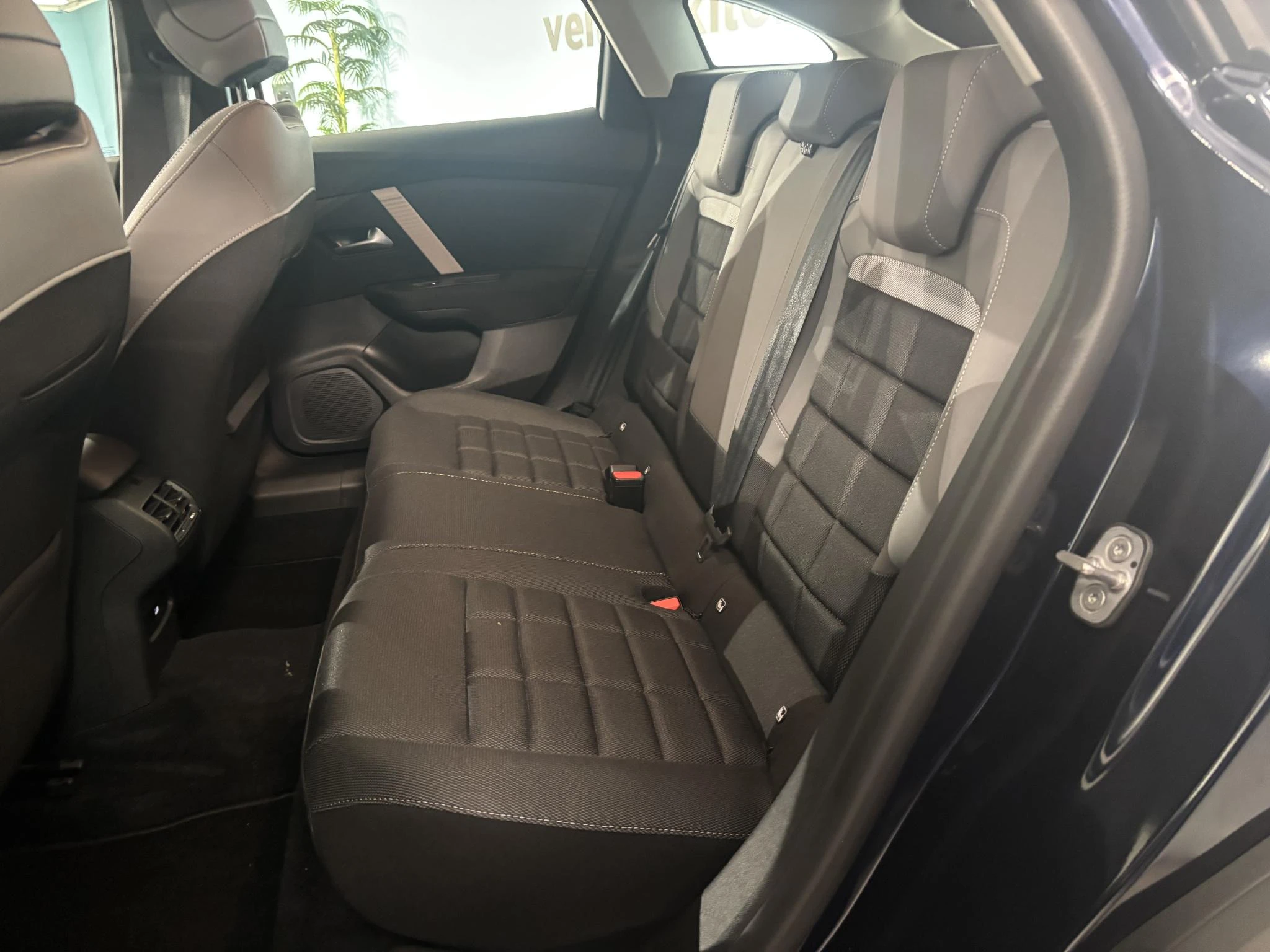 Citroën-ë-C4-image-11