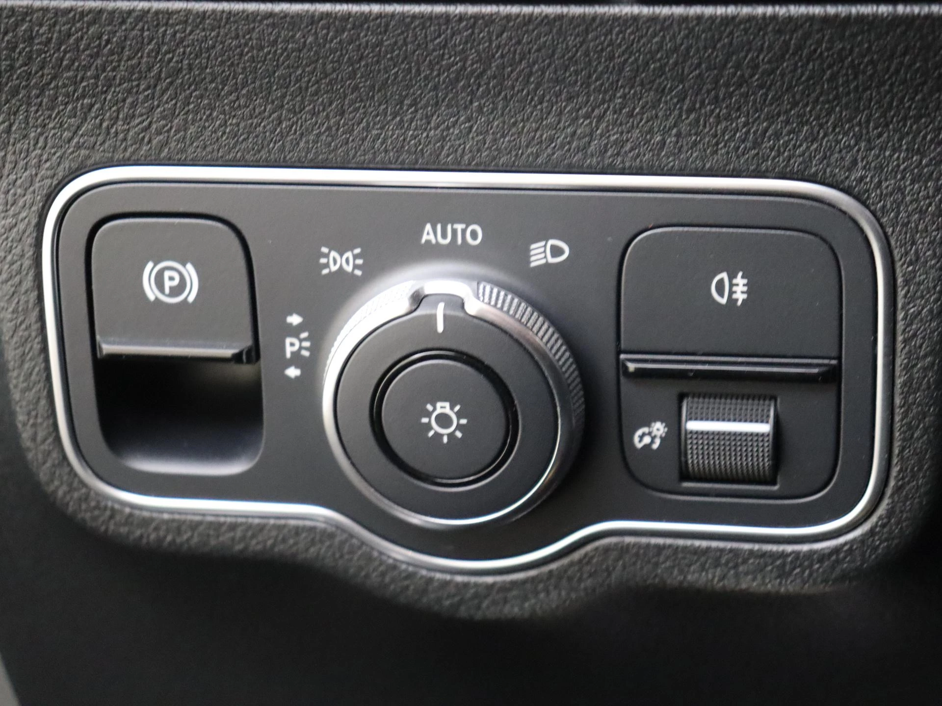 Mercedes-Benz-B-Klasse-image-23