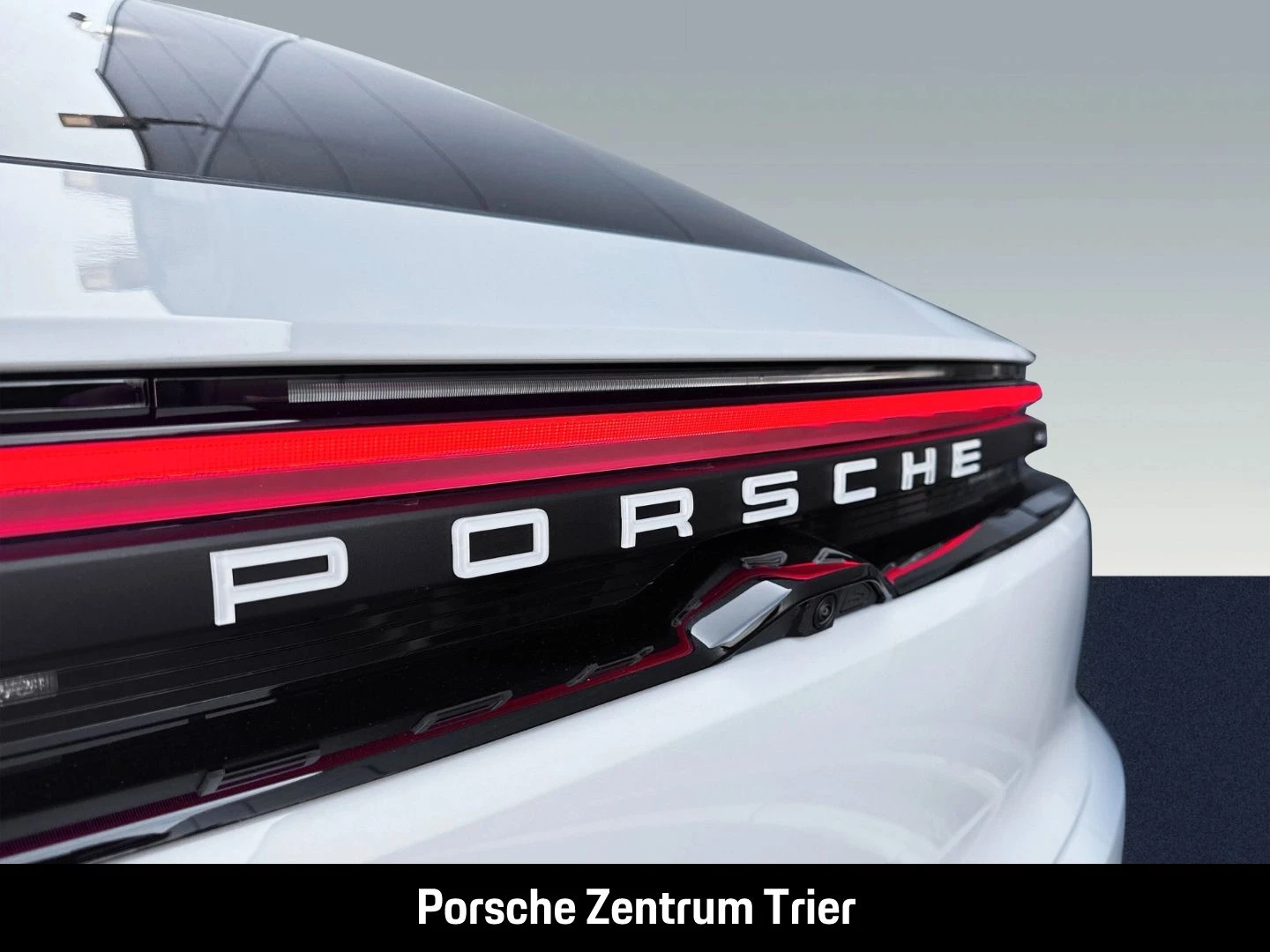 Porsche-Macan-image-12