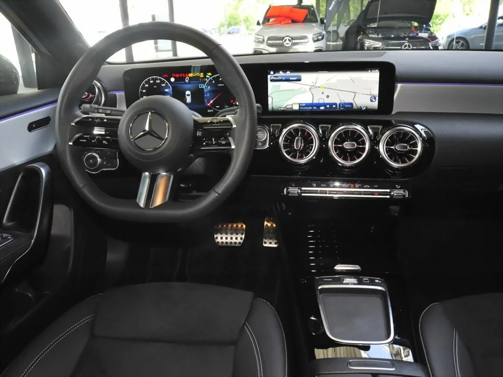 Mercedes-Benz-A-Klasse 200-image-9