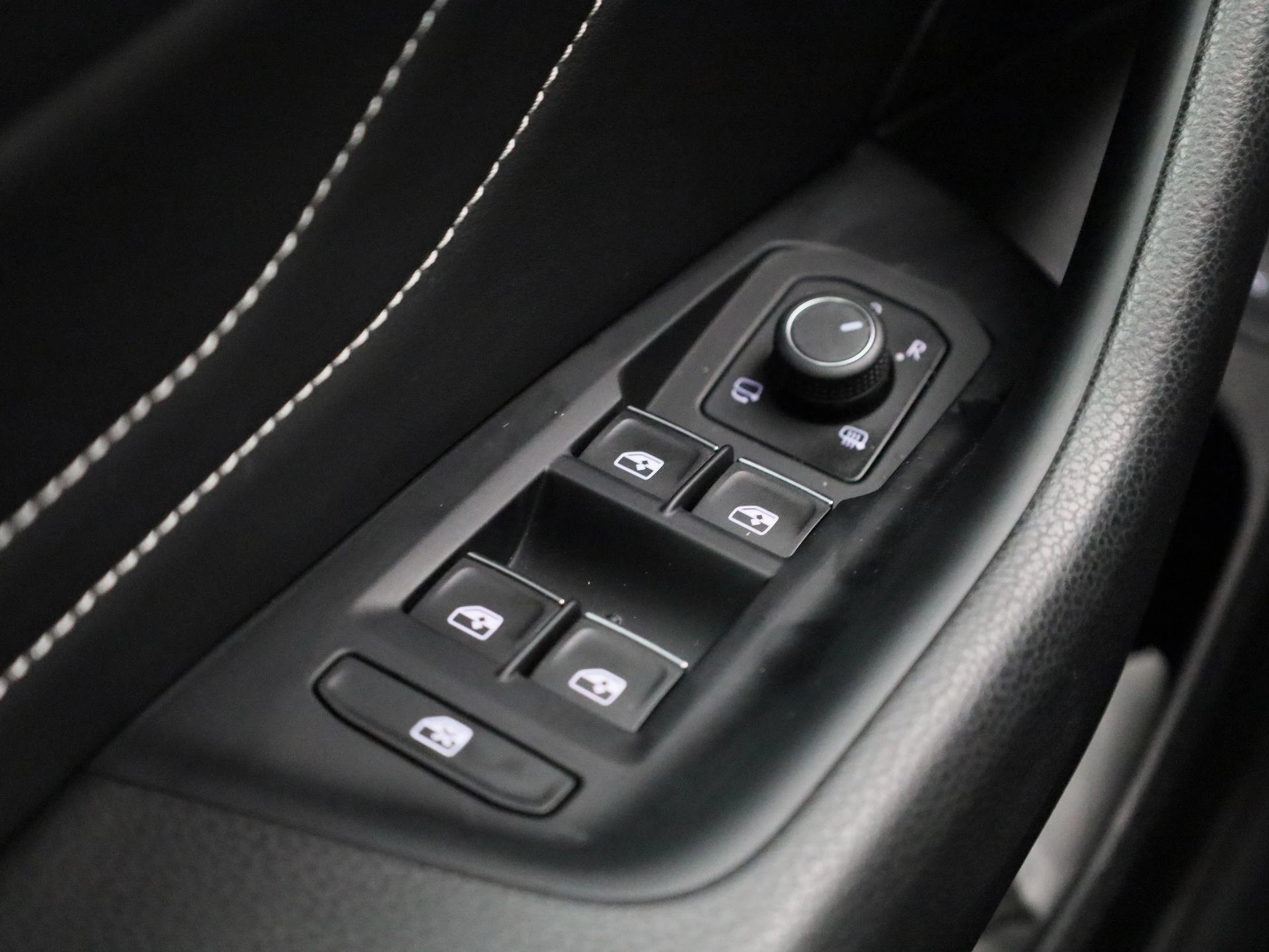 Volkswagen-Arteon-image-33