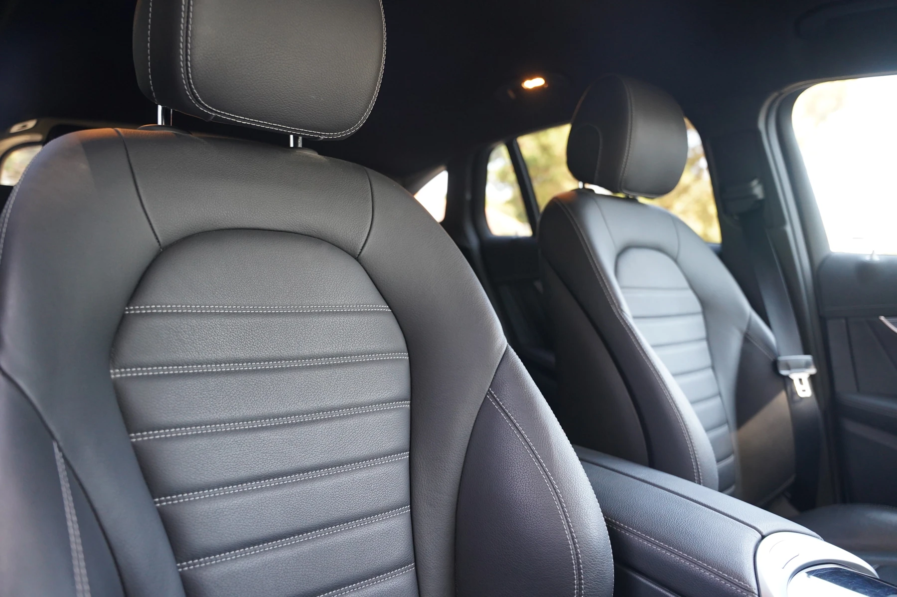 Mercedes-Benz-EQC-image-9