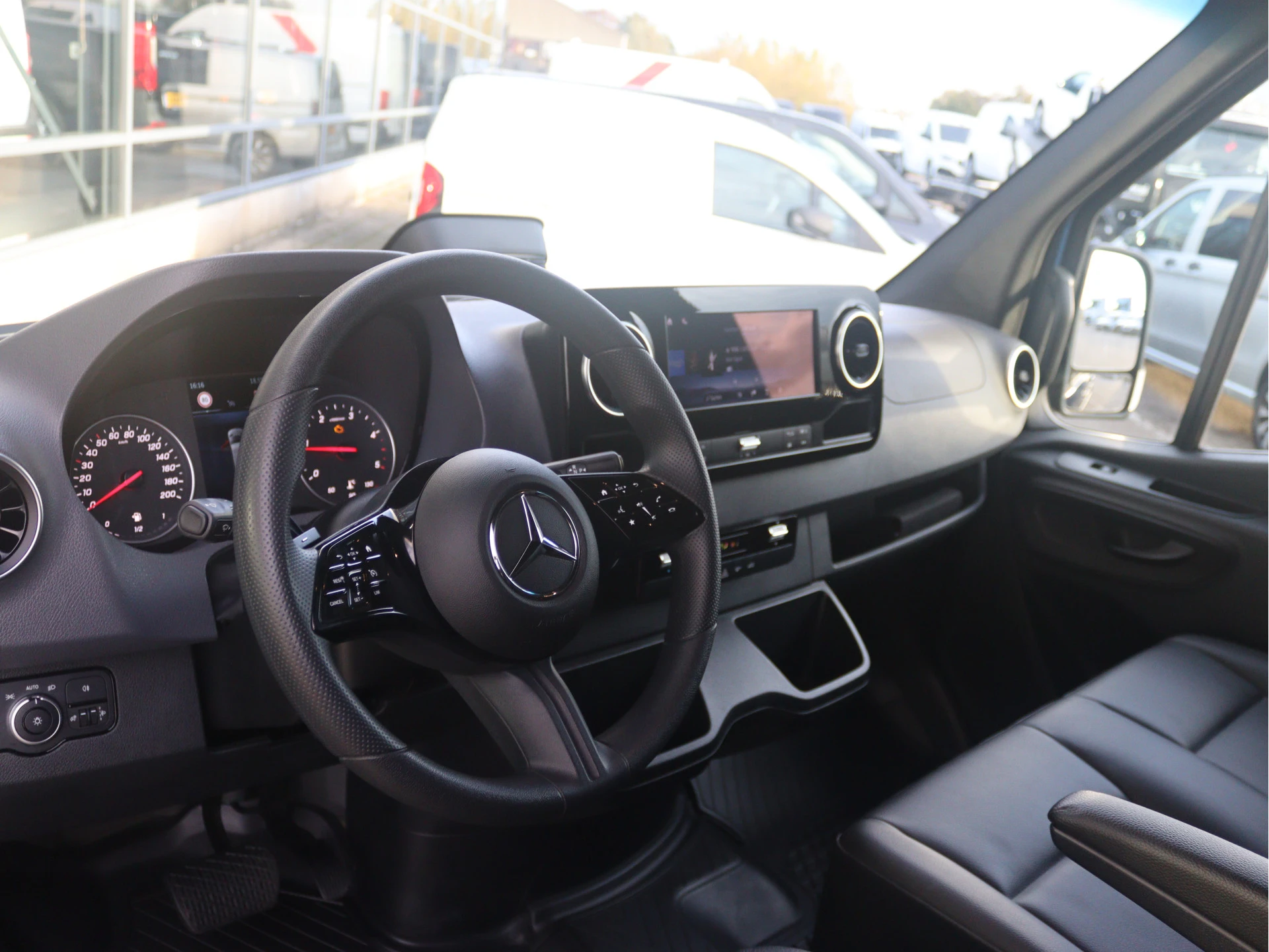 Mercedes-Benz-Sprinter-image-3