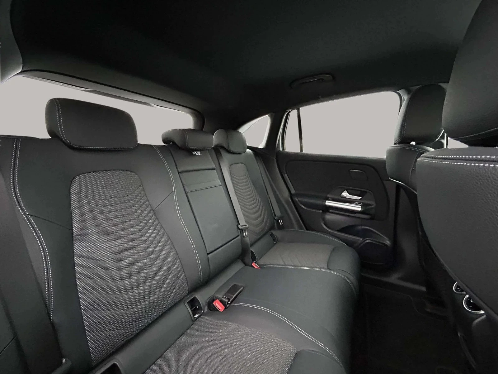 Mercedes-Benz-EQA-image-13