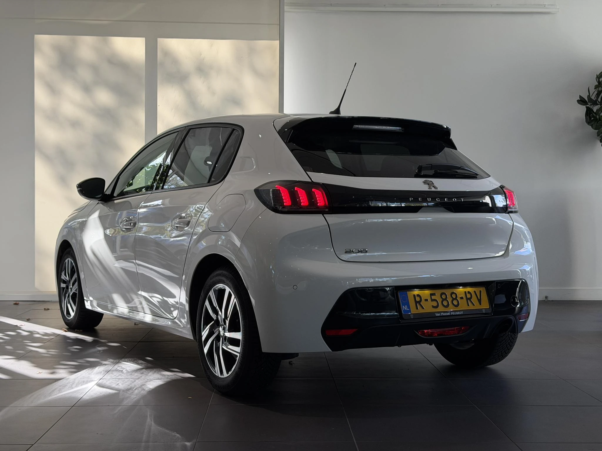 Peugeot-208-image-5