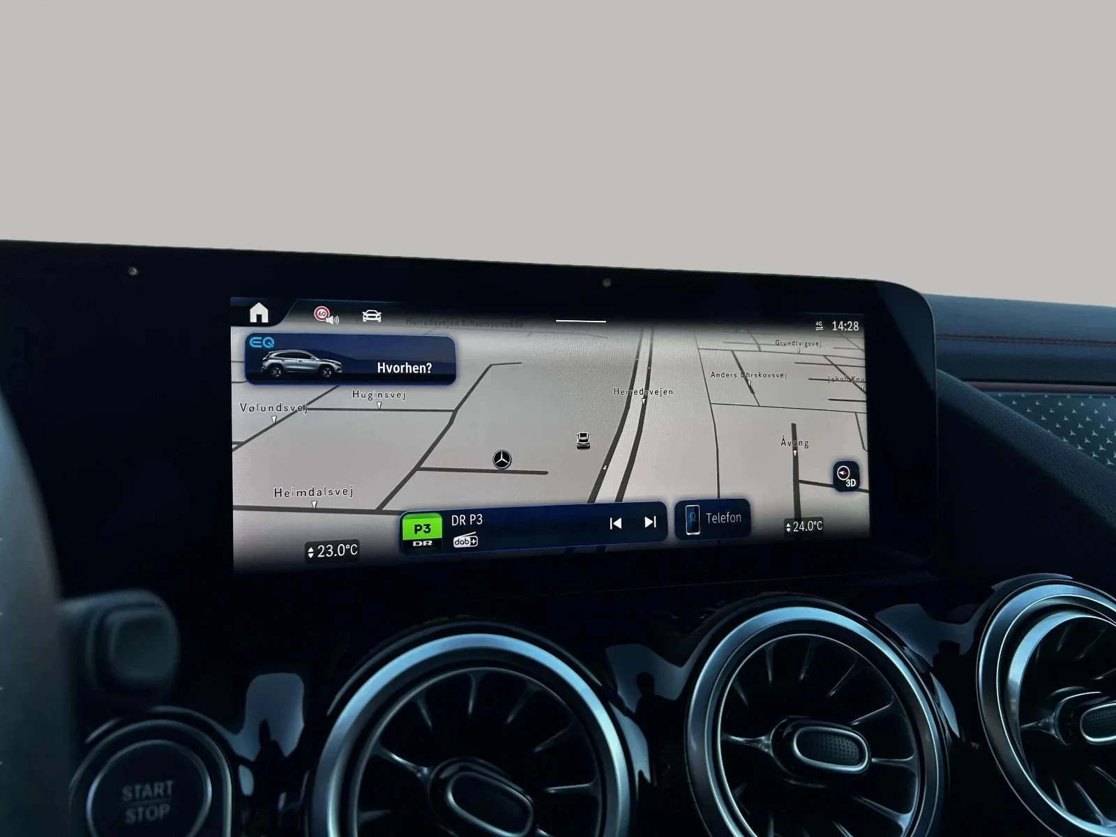 Mercedes-Benz-EQA-image-17