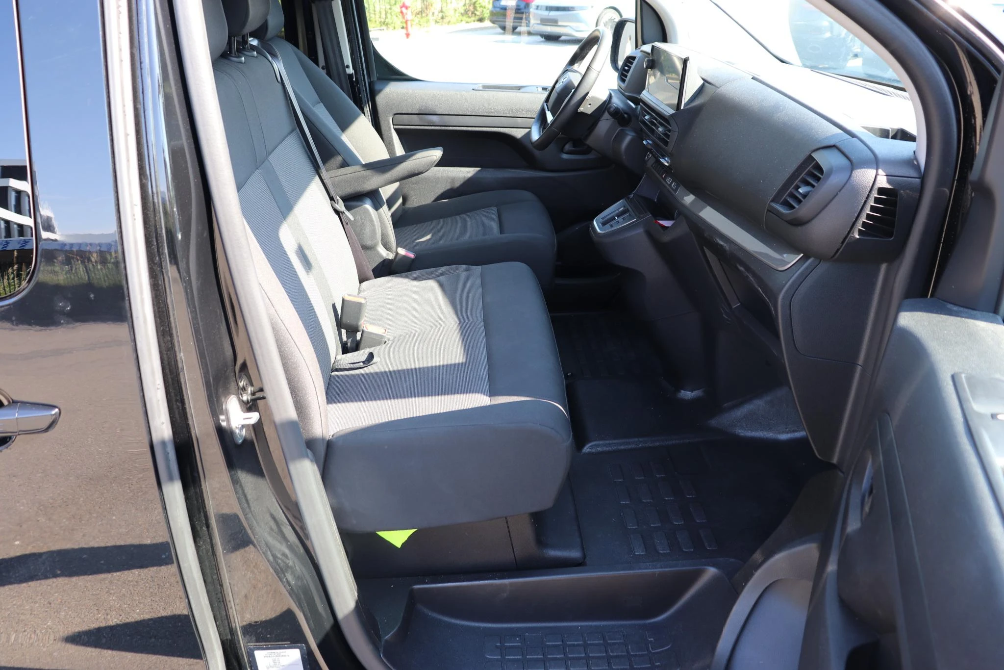 Opel Vivaro 2.0 BlueHDi 180 S&S EAT8 €6.4 L3H1