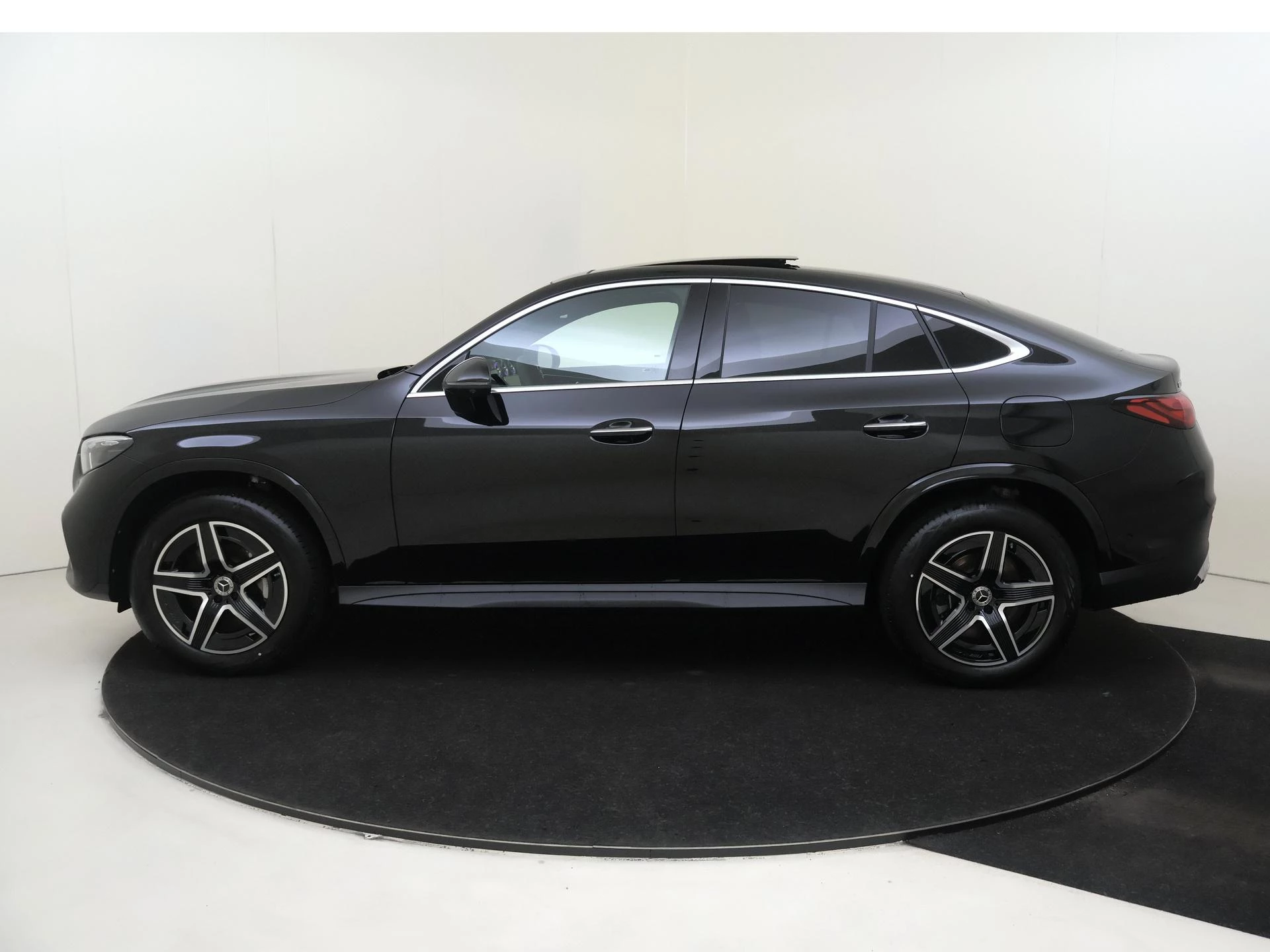 Mercedes-Benz-GLC-image-7