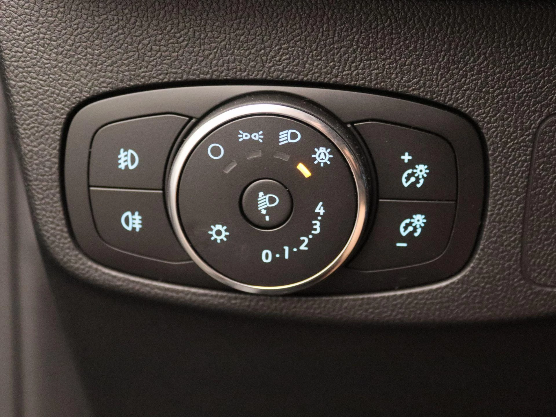 Ford Focus Wagon 1.0 EcoBoost Hybrid Titanium Style