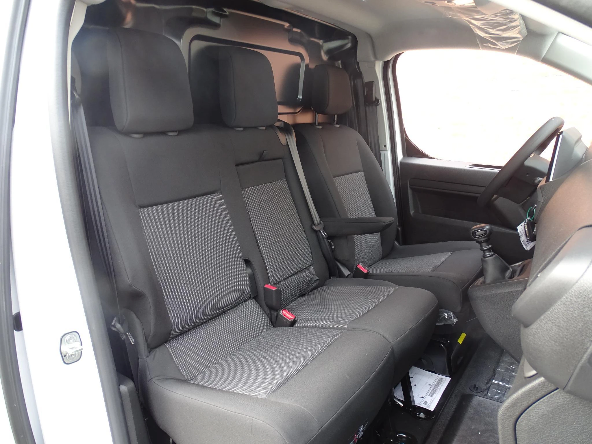 Opel-Vivaro-image-11