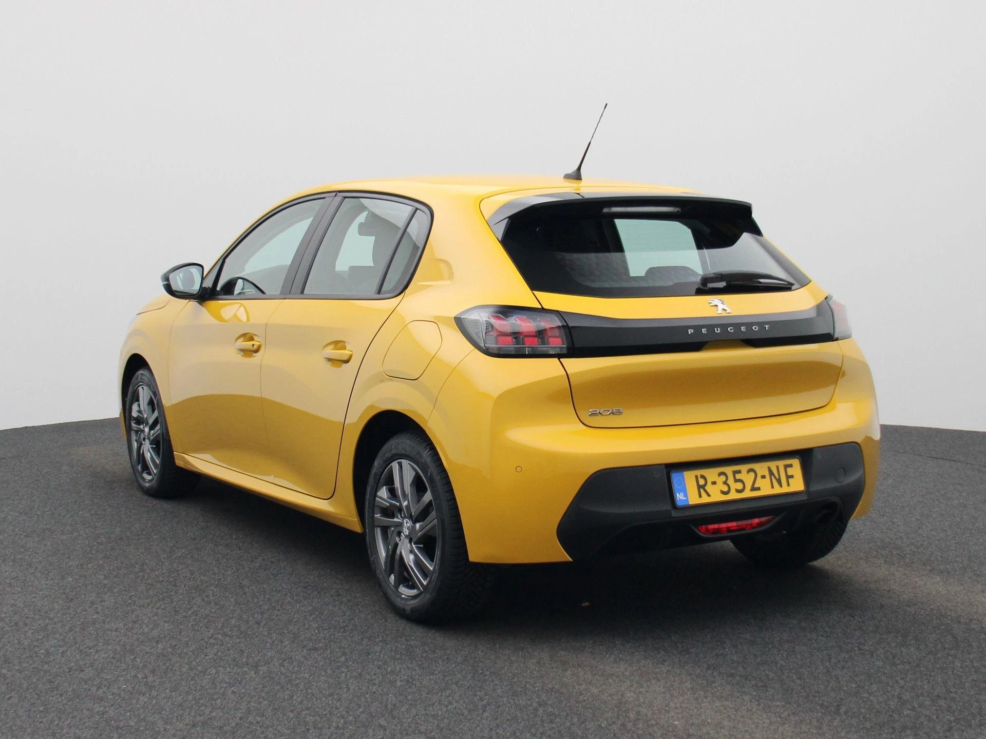 Peugeot-208-image-1