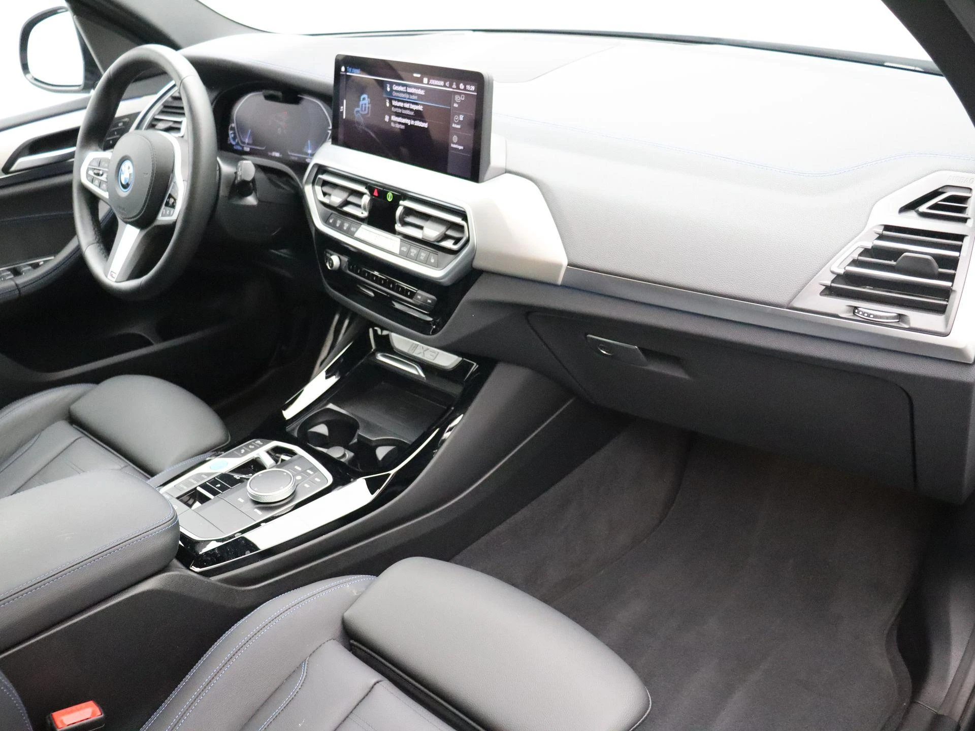 BMW-iX3-image-25
