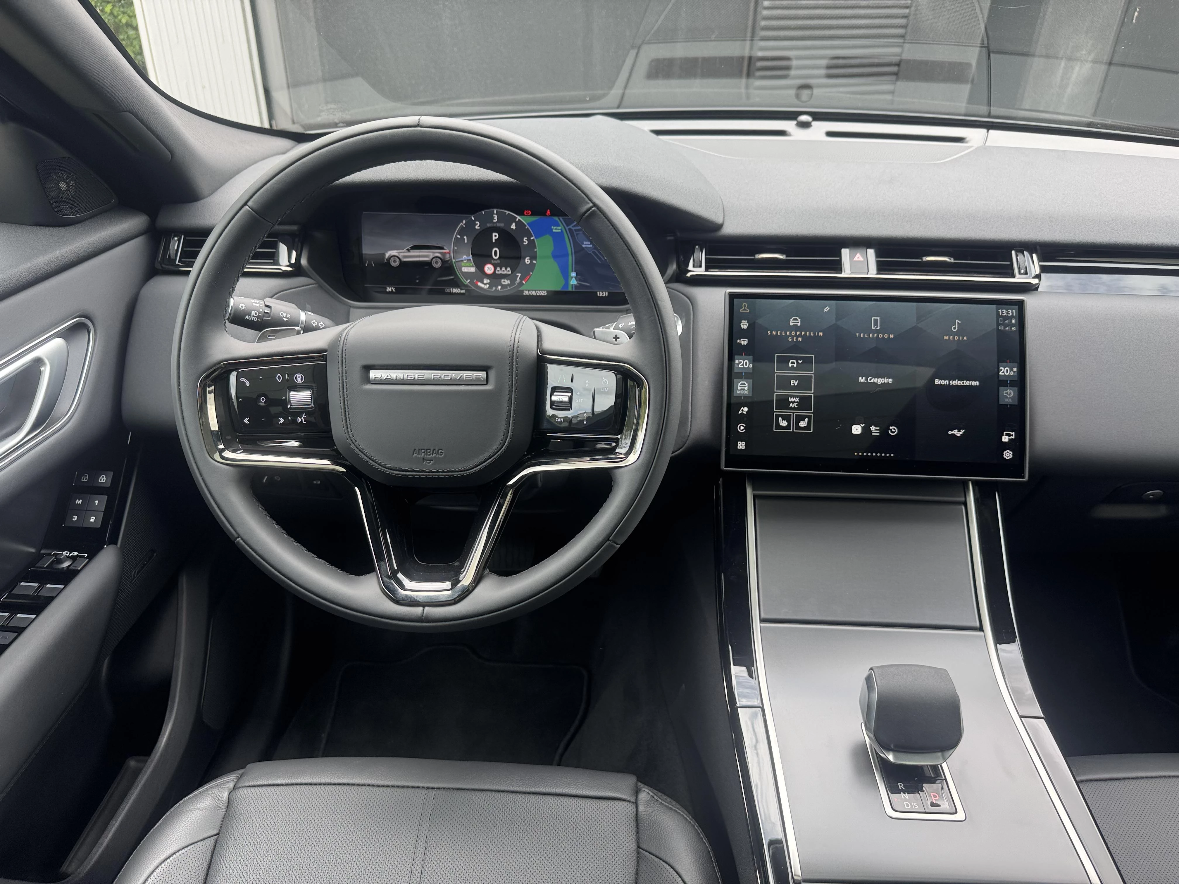 Land Rover Range Rover Velar P400e S AWD Auto. 26MY
