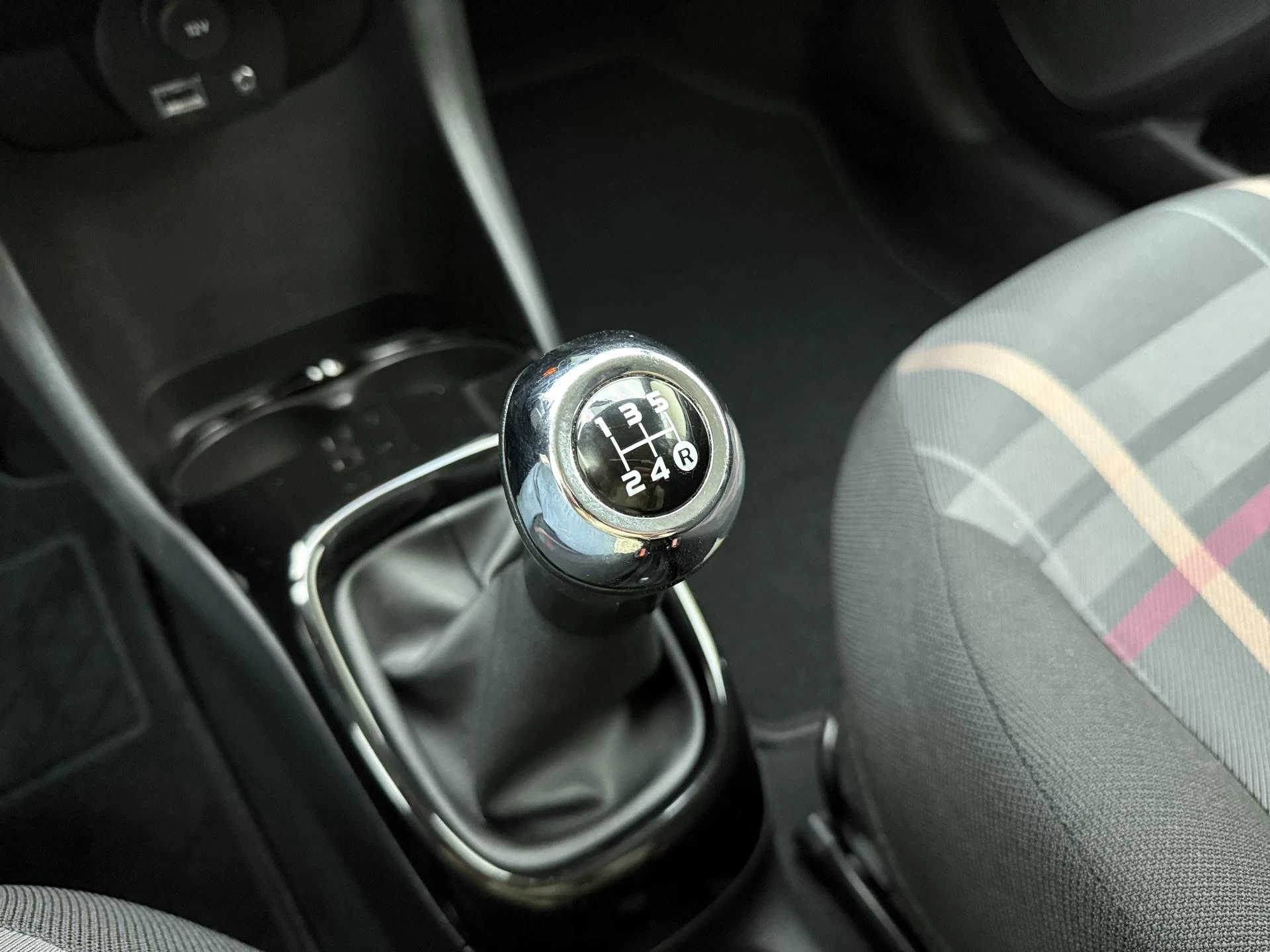 Peugeot 108 1.0 e-VTi Première