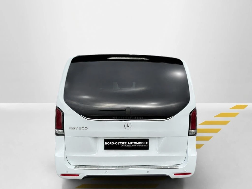 Mercedes-Benz-EQV 300-image-8