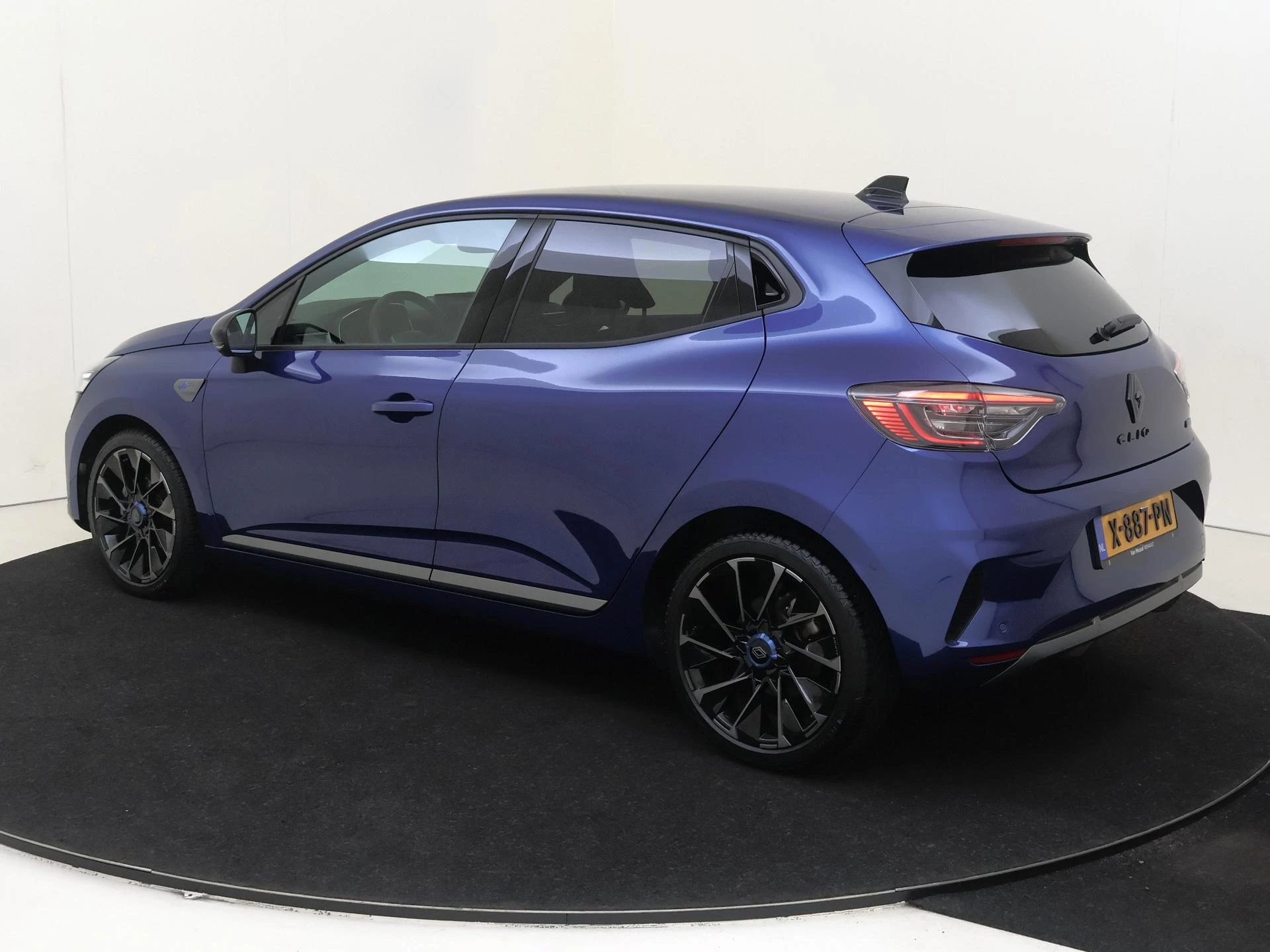 Renault-Clio-image-2
