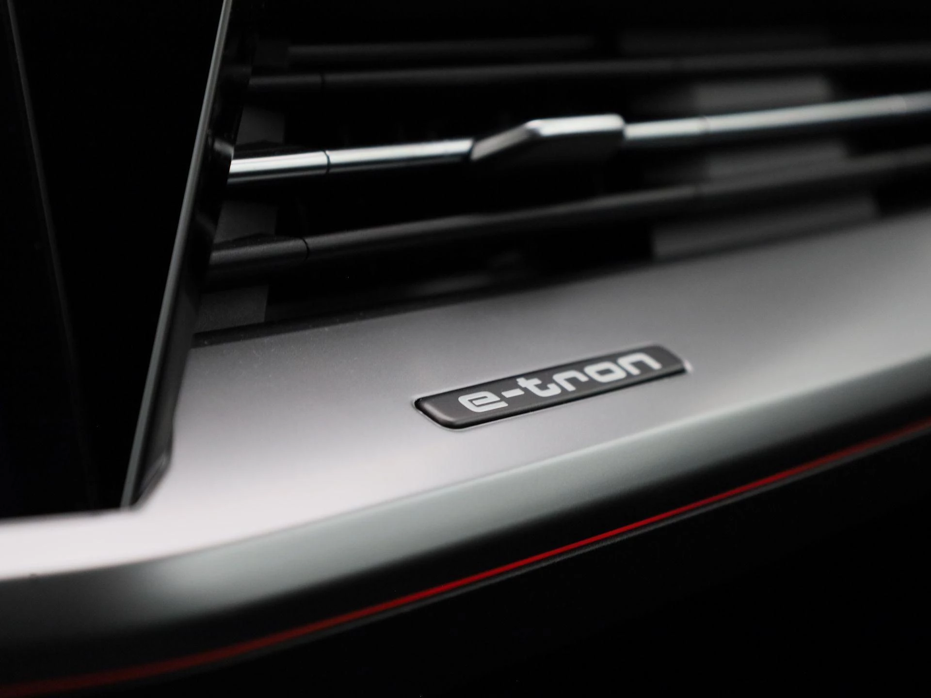 Audi-Q4 e-tron-image-21