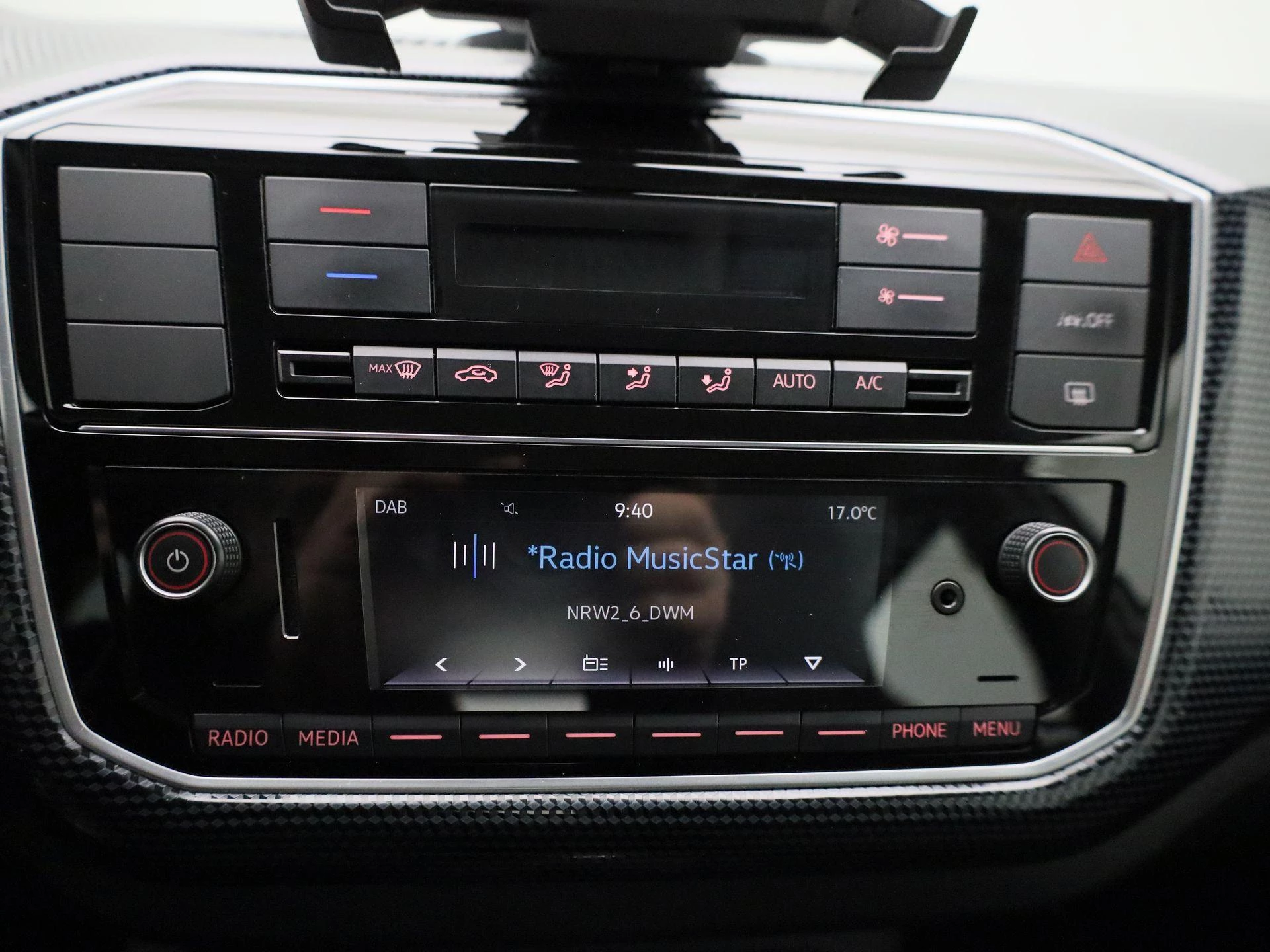 Volkswagen-e-up!-image-14