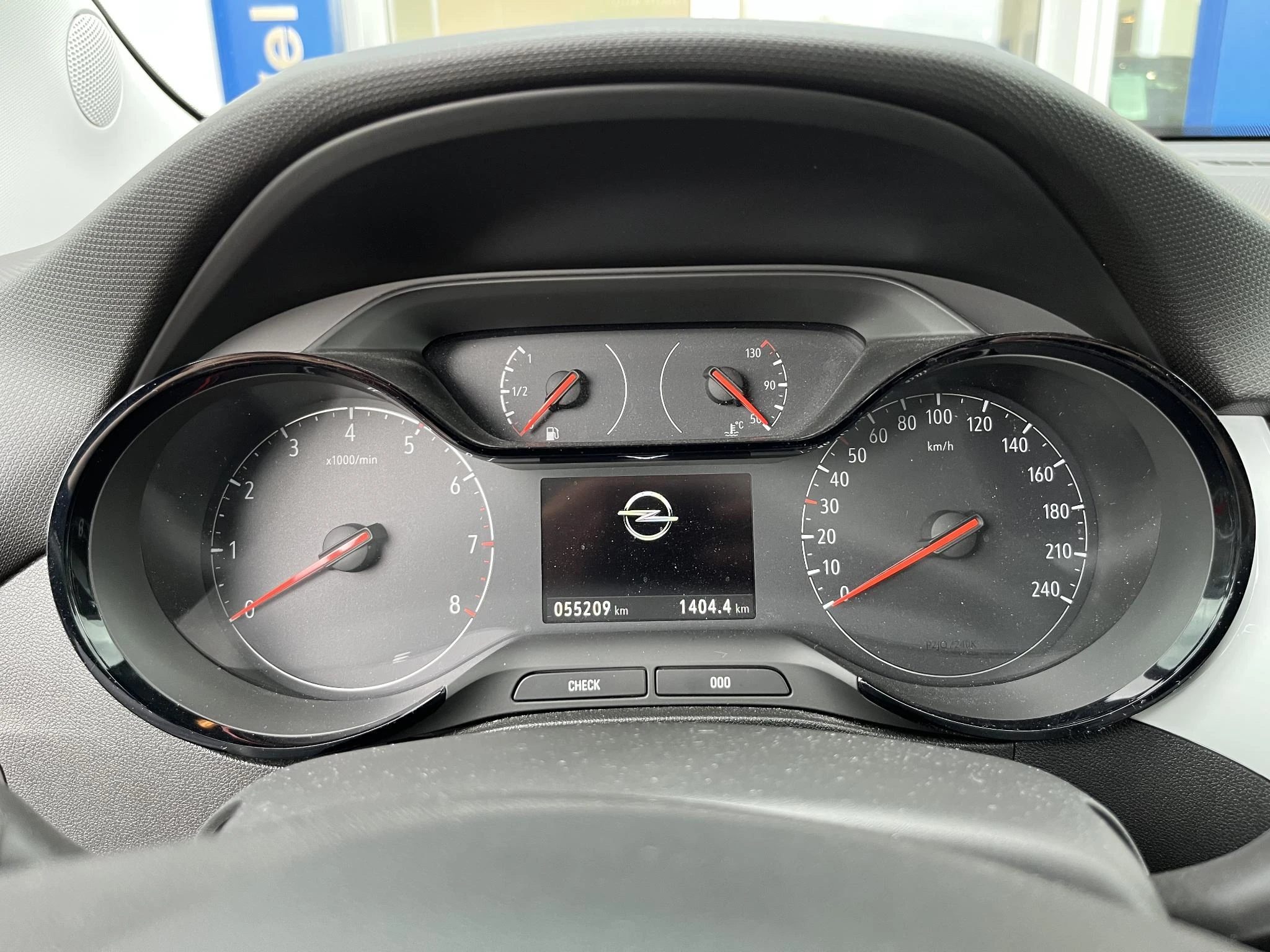 Opel-Crossland X-image-24