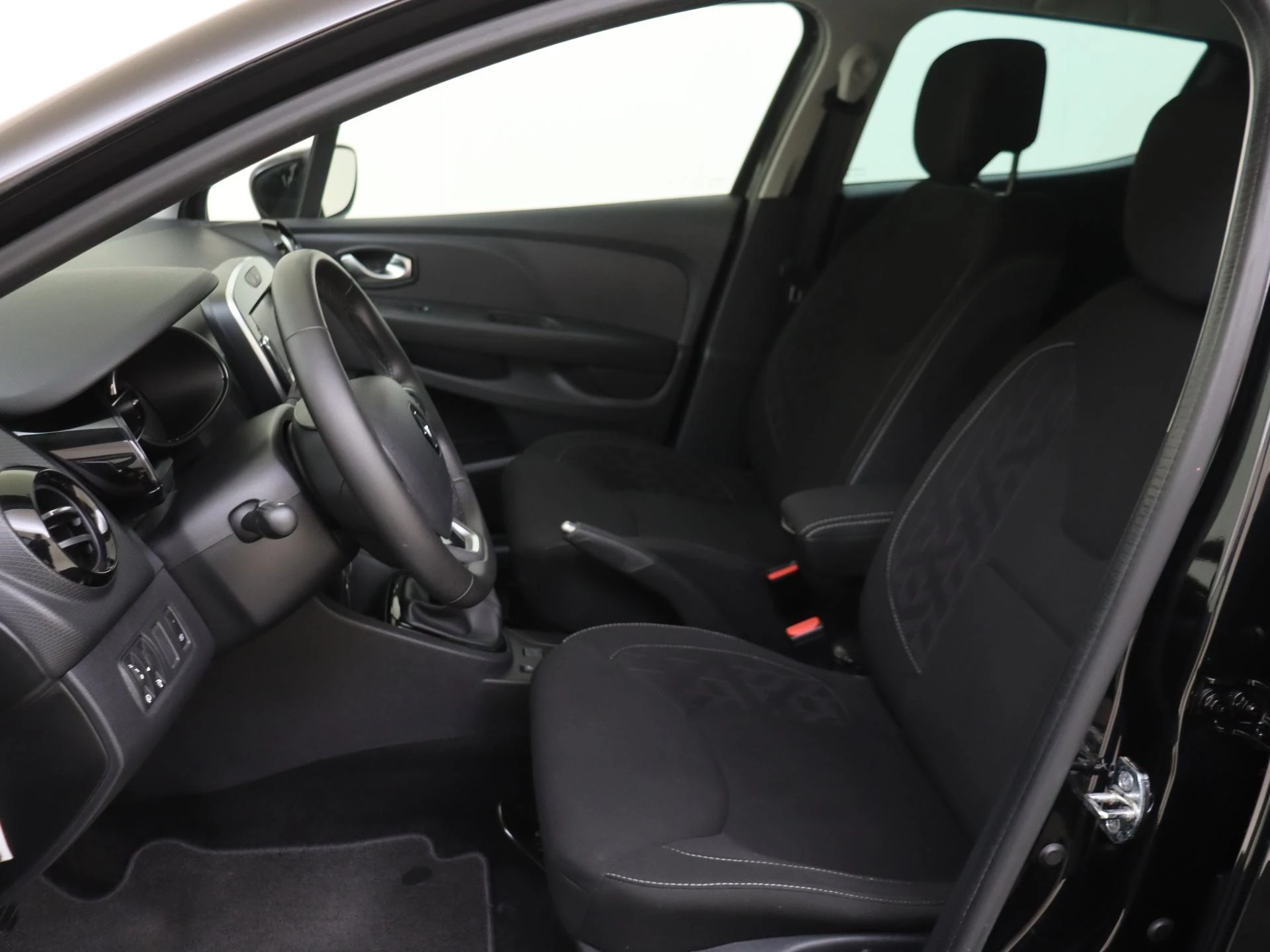 Renault-Clio-image-14