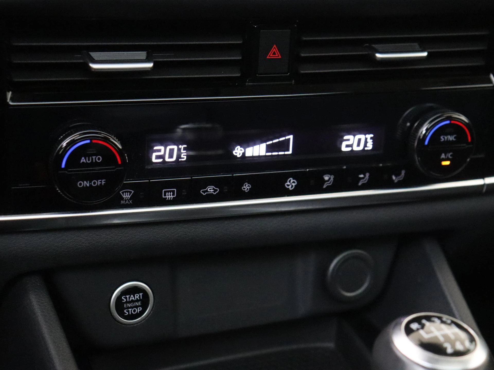 Nissan-QASHQAI-image-21