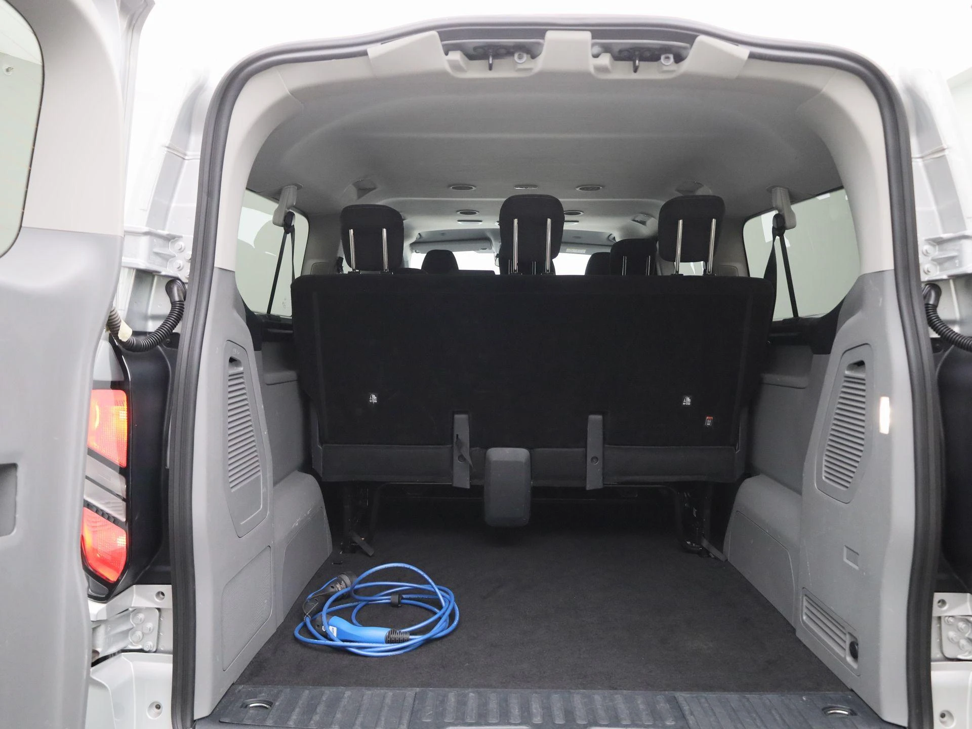 Ford-Transit Custom-image-12