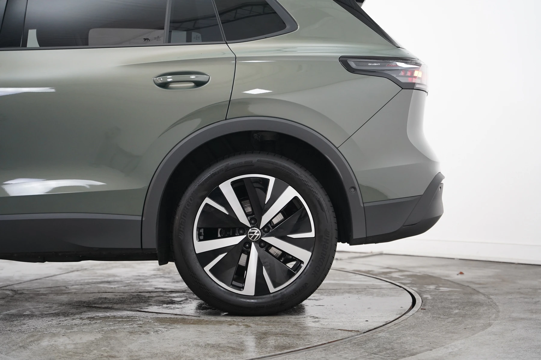Volkswagen-Tiguan-image-34