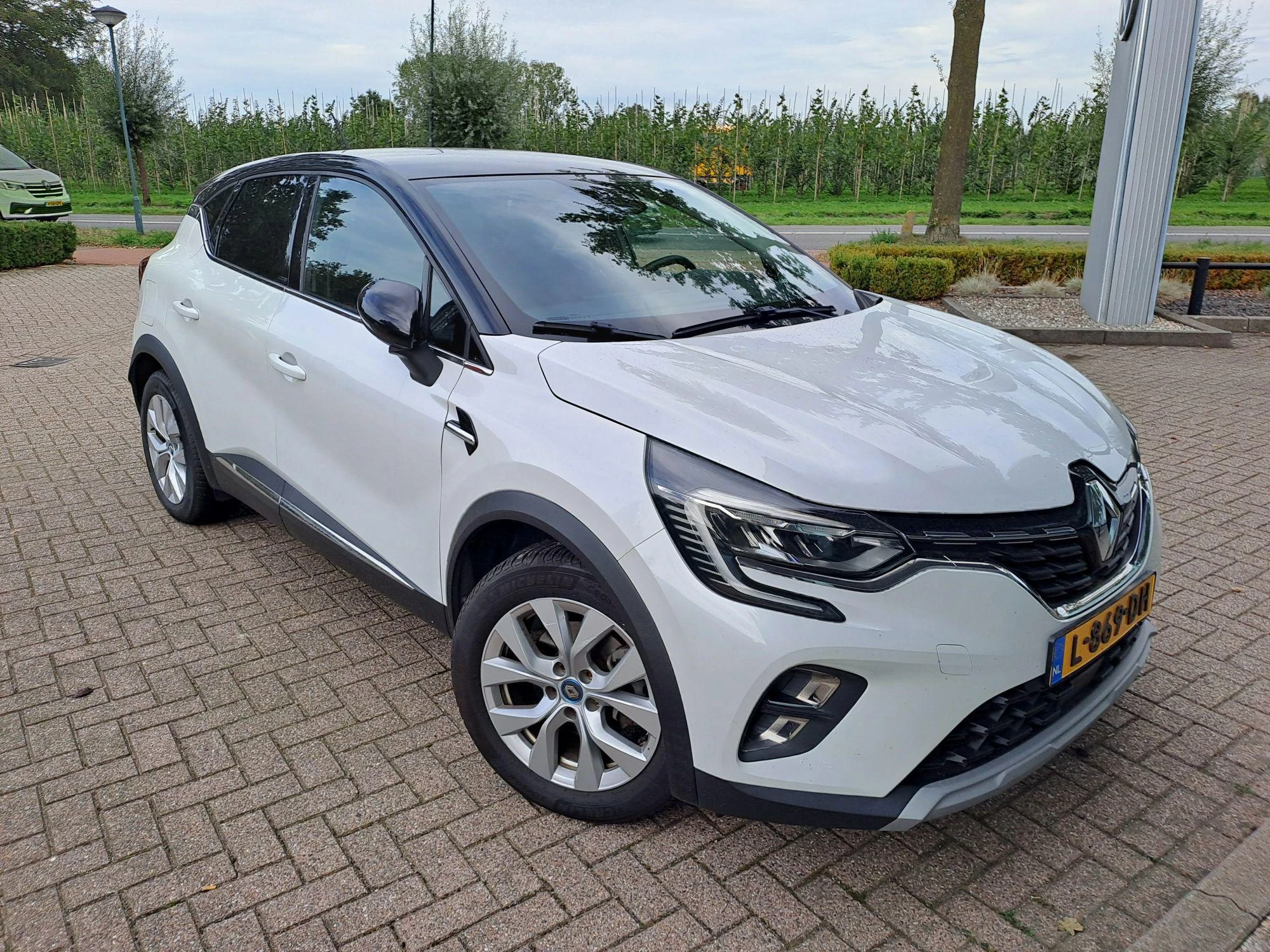 Renault-Captur-image-1