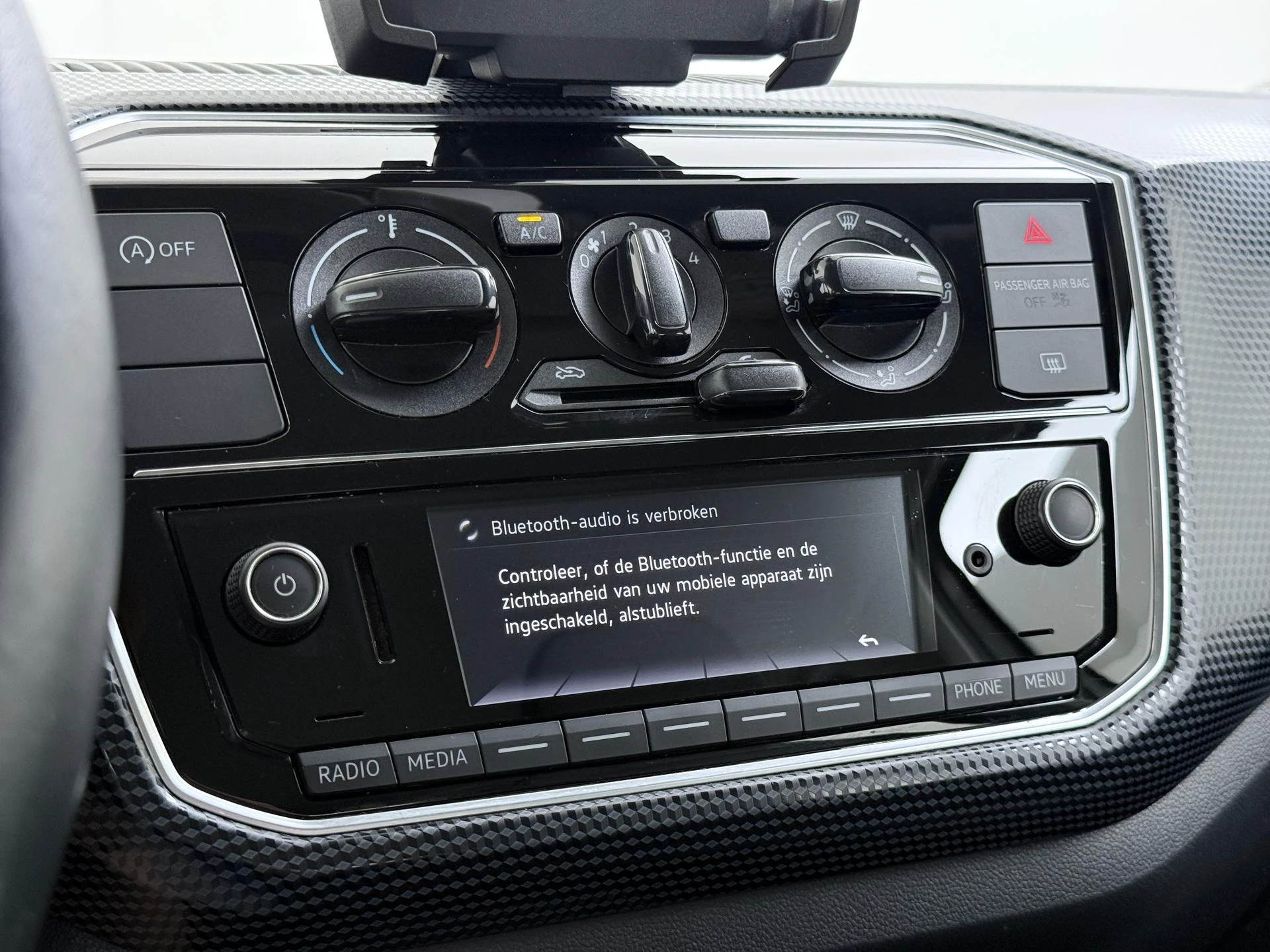 Volkswagen-up!-image-23