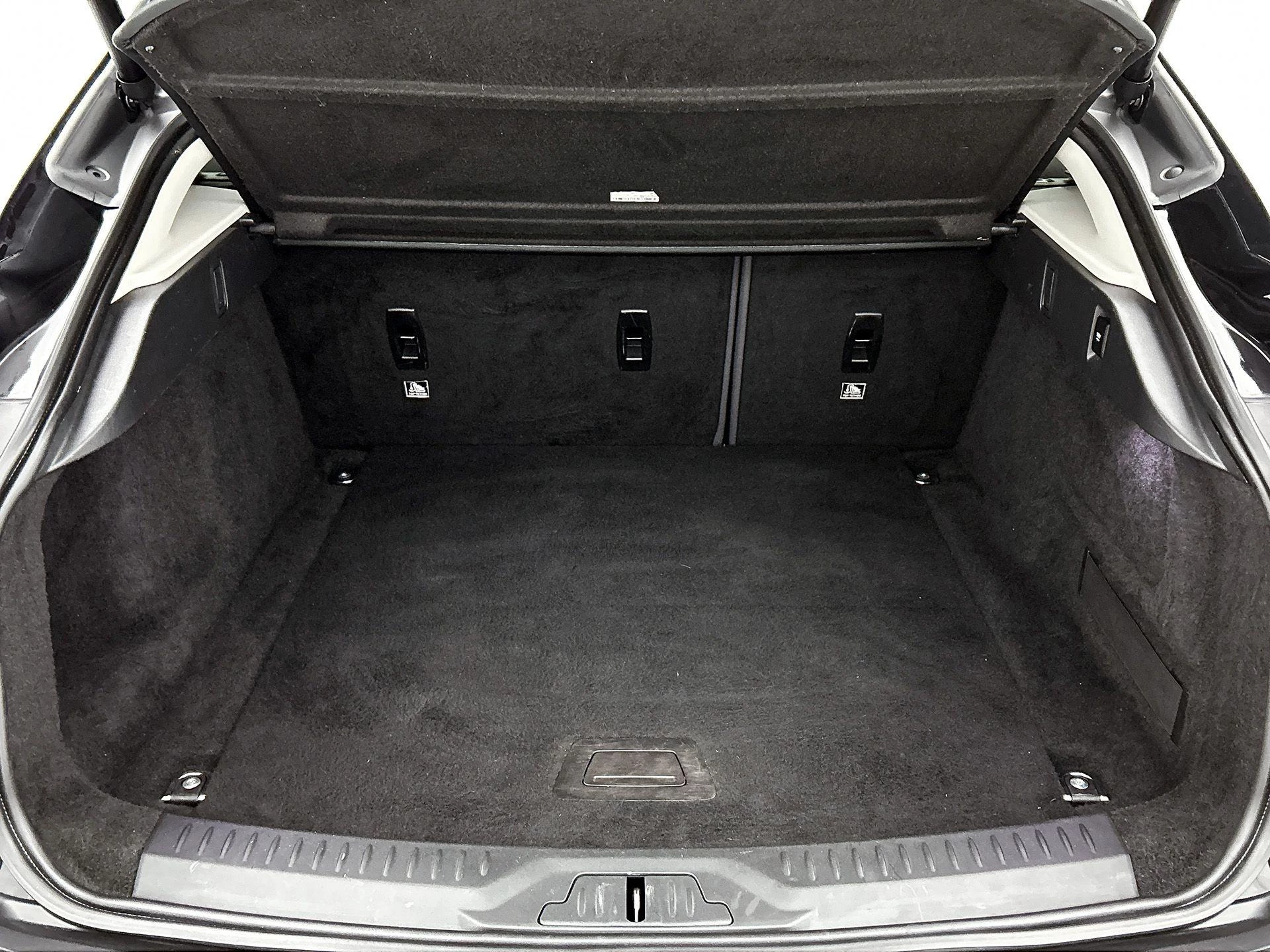 Jaguar-I-PACE-image-11