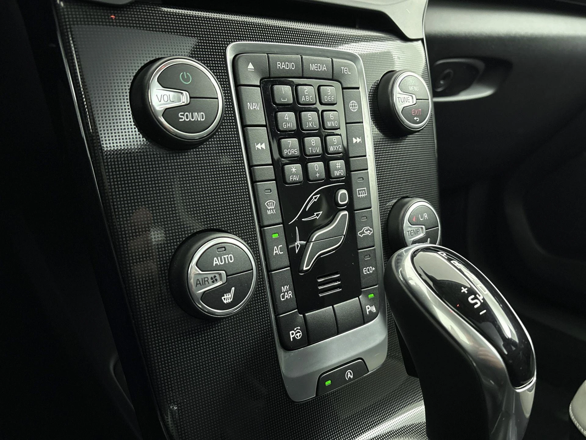 Volvo-V40-image-13