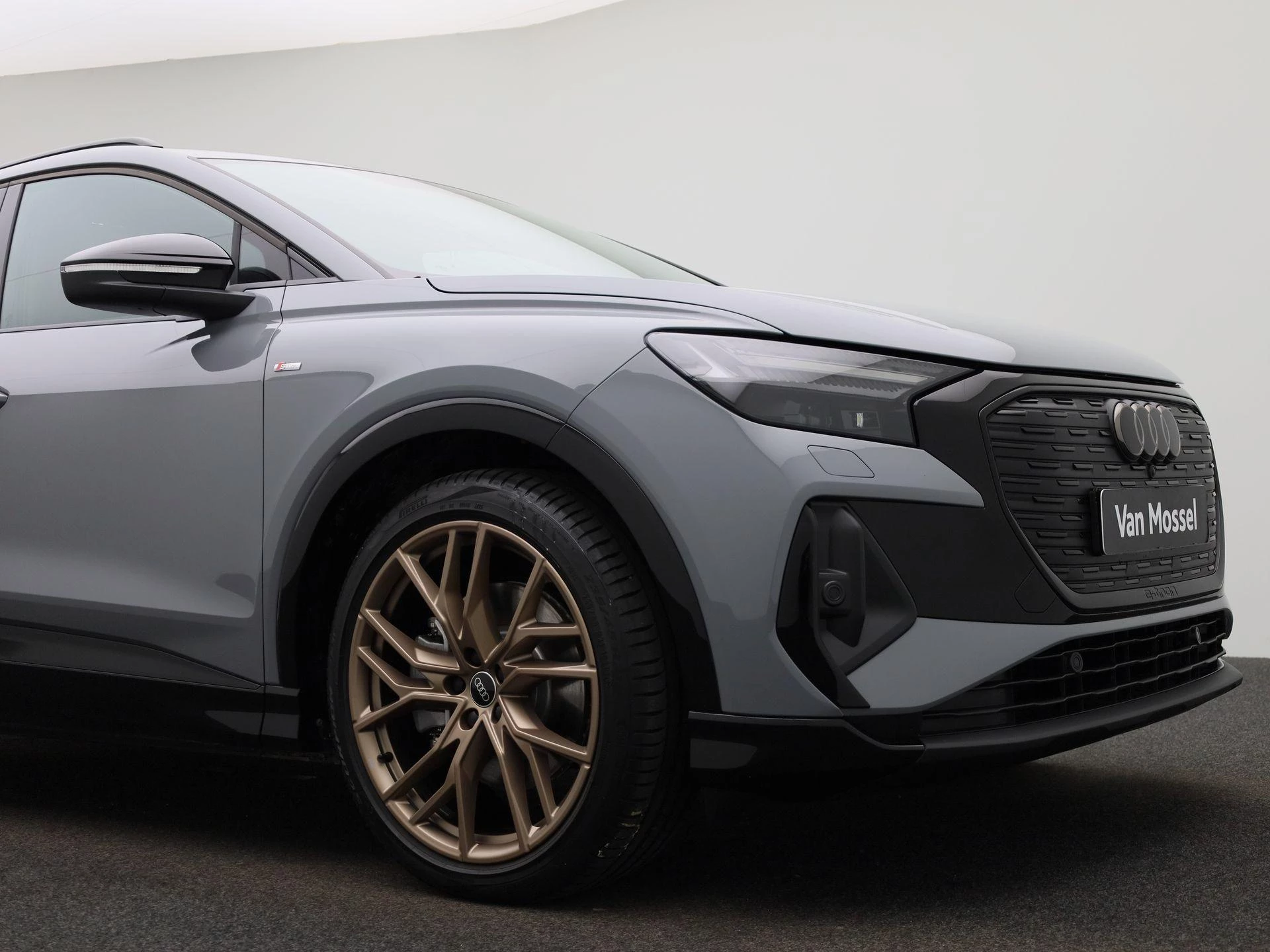 Audi-Q4 e-tron-image-51