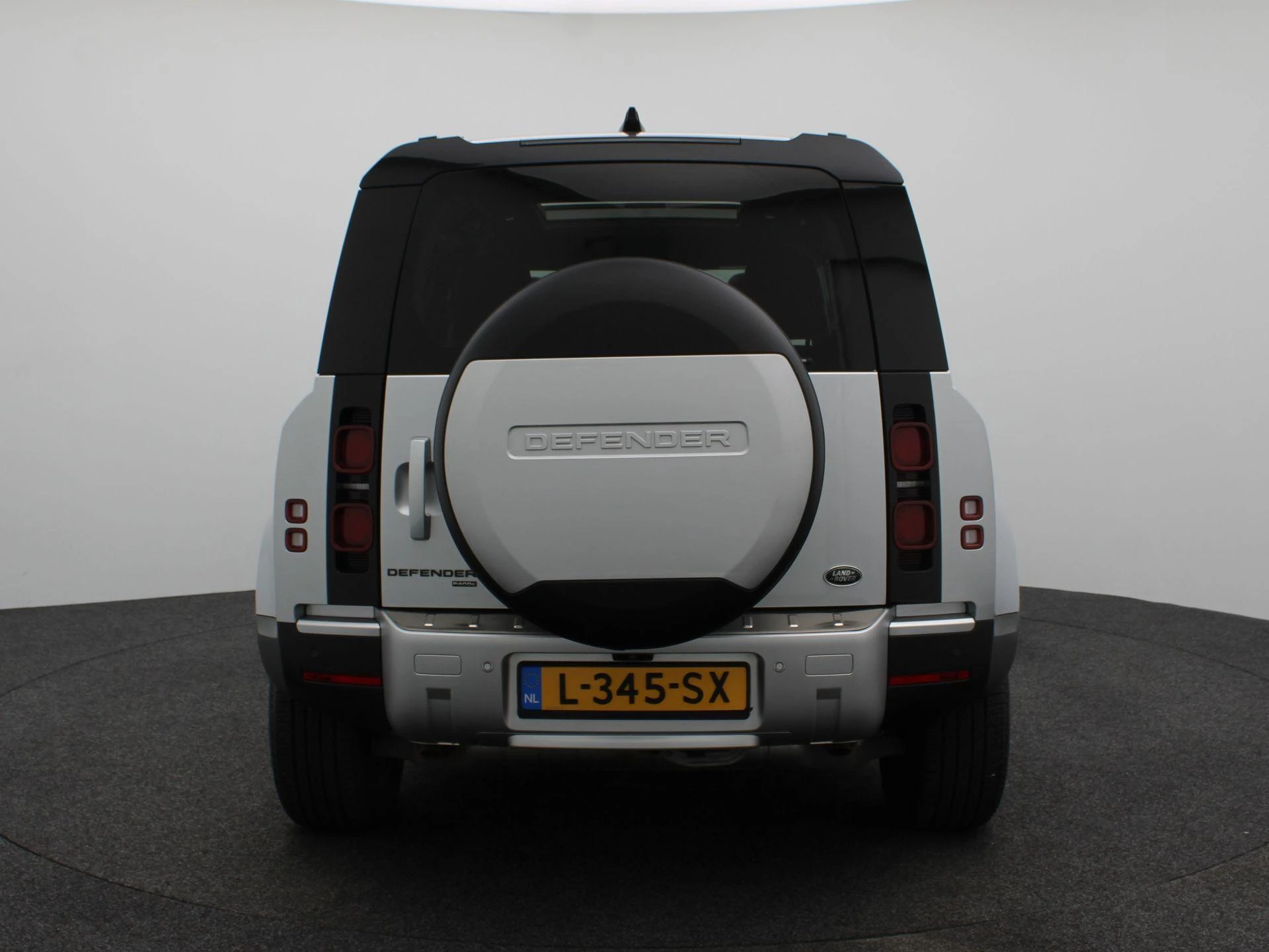 Land Rover-Defender-image-4