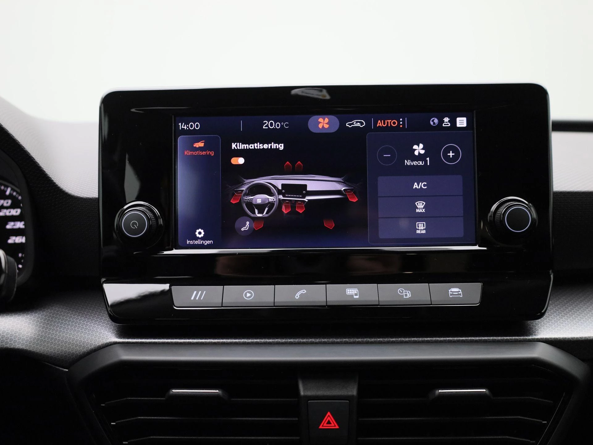 SEAT-Leon-image-20