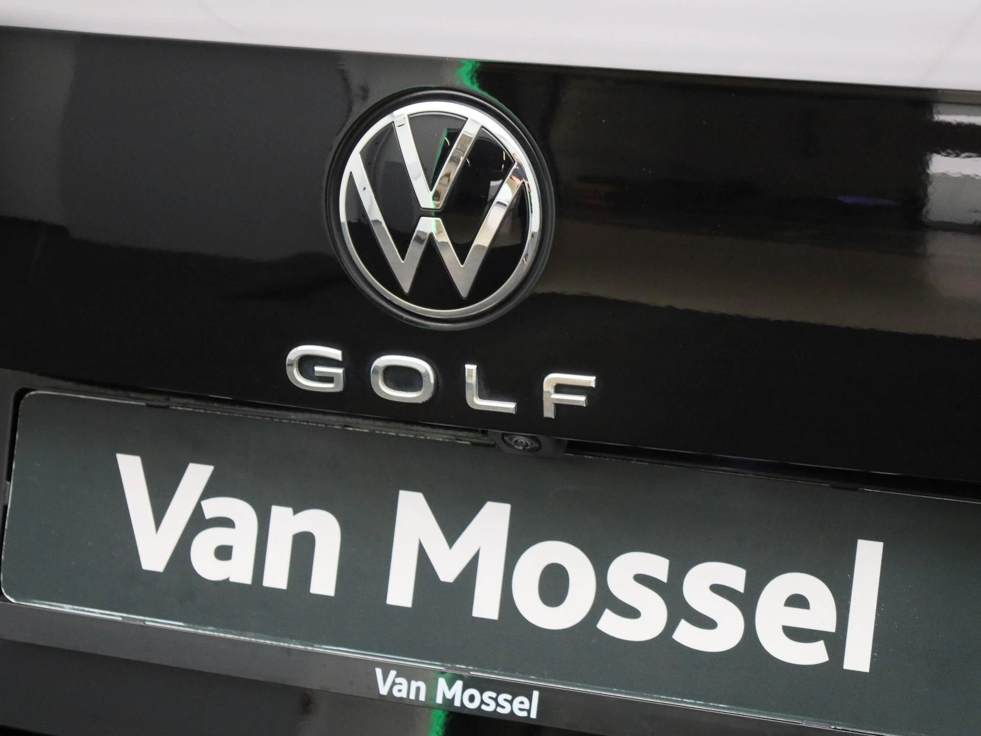 Volkswagen-Golf-image-35